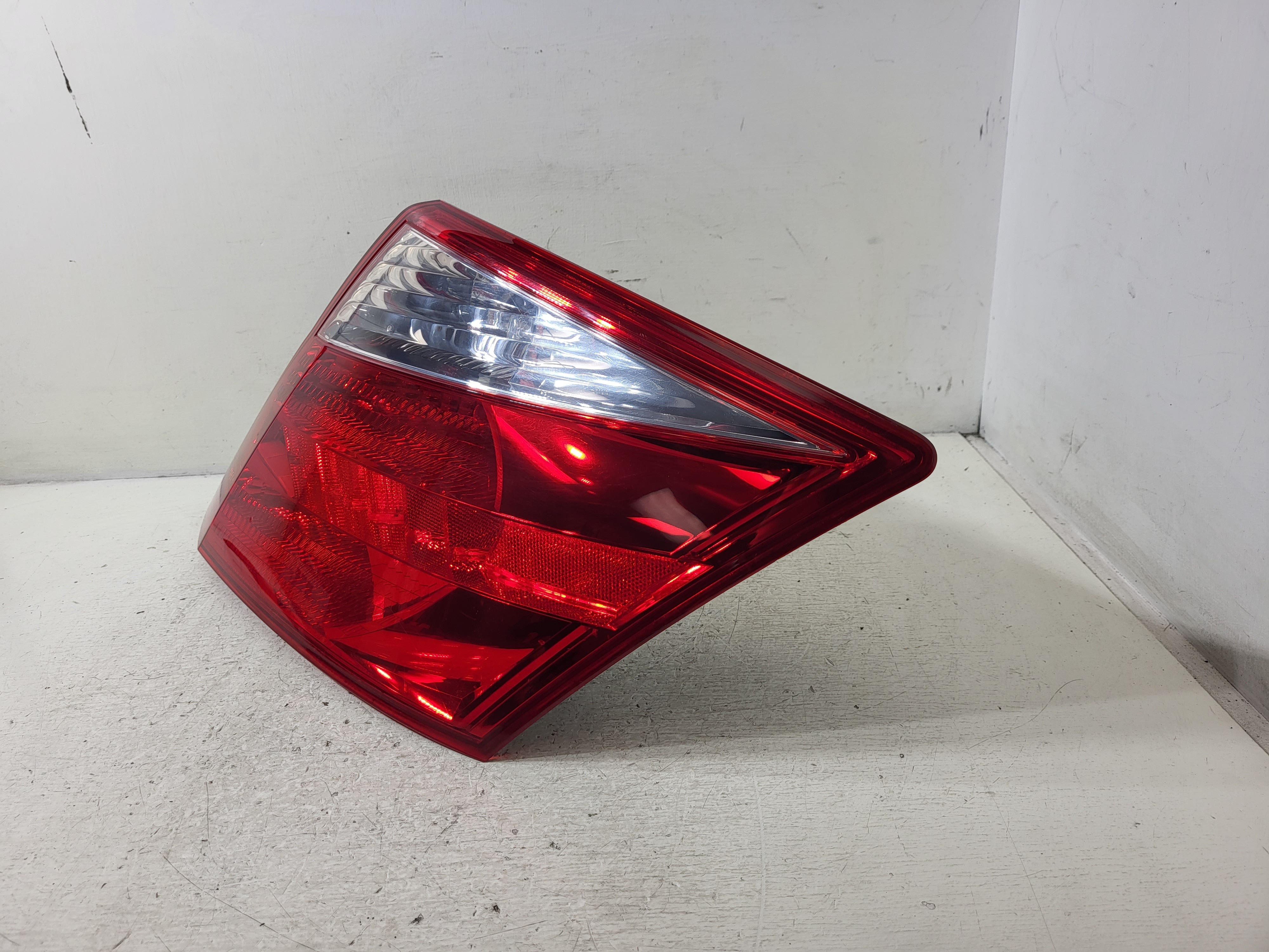 Pre-Owned 2008-2010 Honda Accord Passenger RH Quarter Mount Tail Light Lamp OEM LKQ (Good)