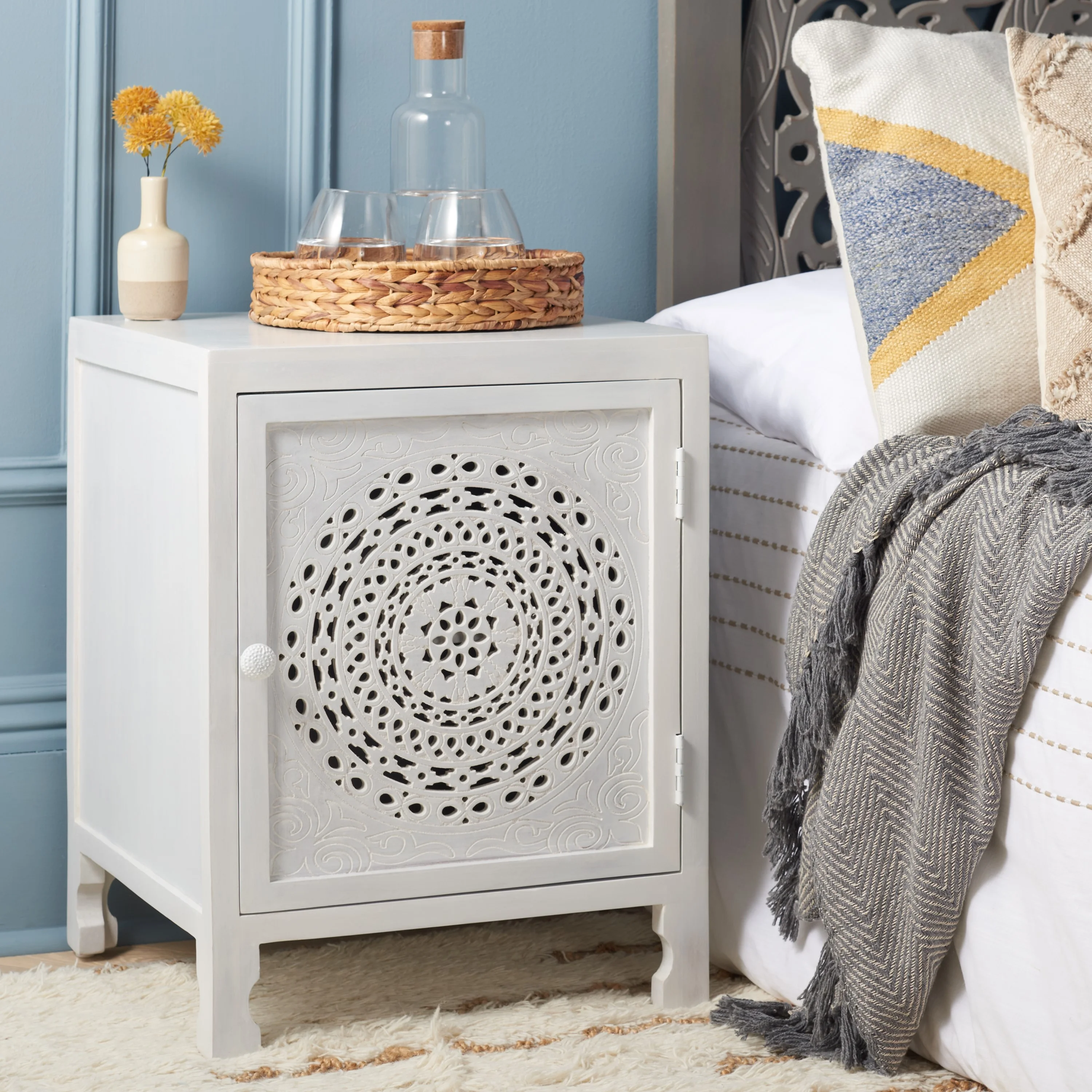 SAFAVIEH Regius Bohemian 2 Shelf 1 Door Nightstand, White Wash (18 in. W x 18 in. D x 24 in. H)