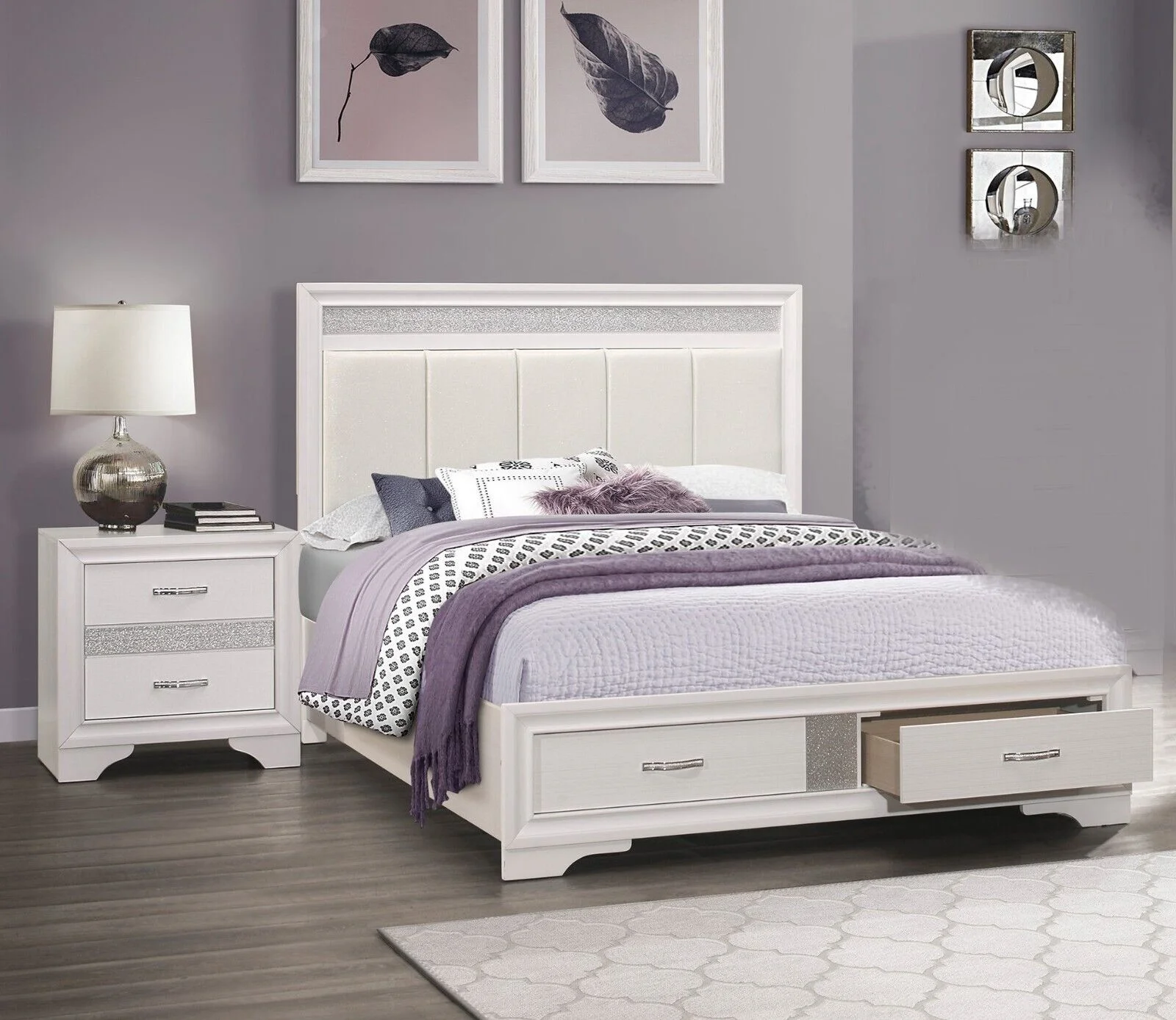Glamorous Bedroom Set 3pc Eastern King Platform Bed 2x Nightstands White Finish and Silver Glitter Furniture