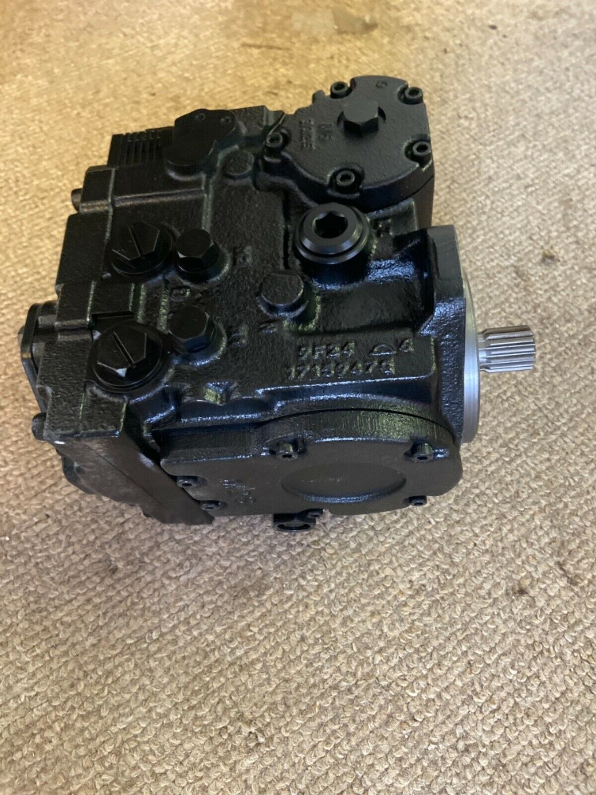 New  Sauer Danfoss Hydraulic Axial Piston Pump 42R28DG2A253, 11143195