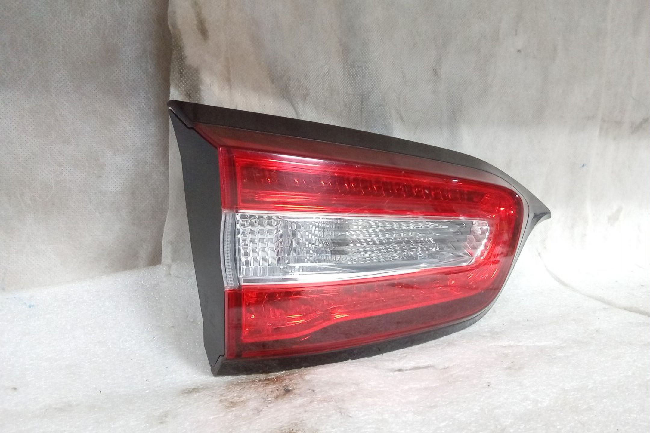 Pre-Owned 2018 Jeep Cherokee Driver Side Gate Mounted LED Tail Lamp OEM LKQ (Good)