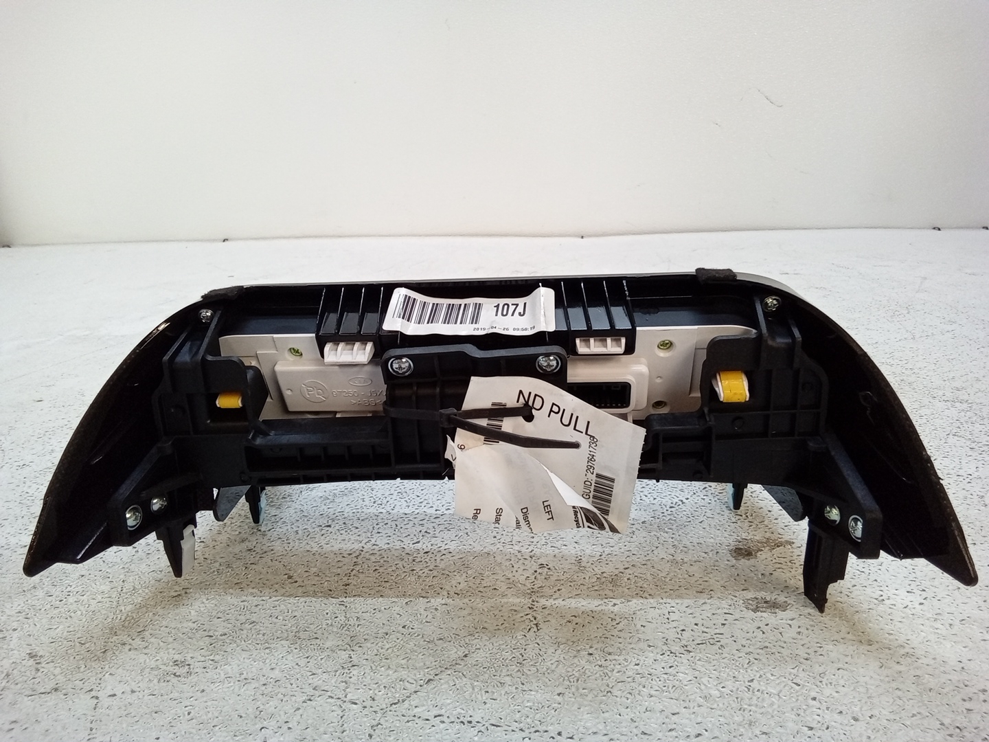 Pre-Owned 2019 Kia Stinger AC/ Heater Control Unit w/ Bezel  97250J5000 OEM (Good)