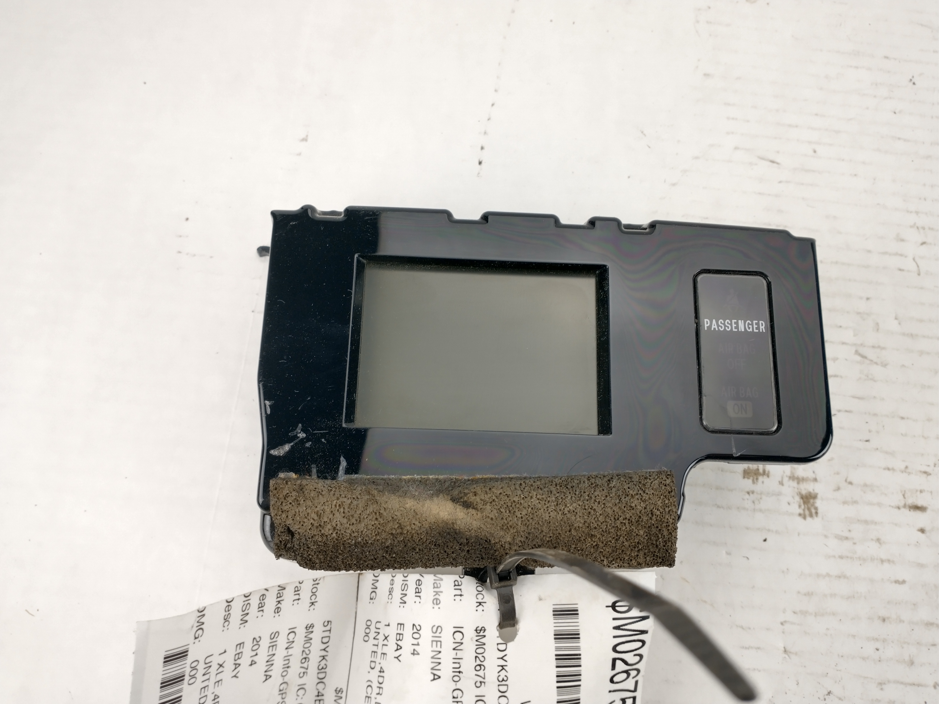 Pre-Owned 11 12 13 14 Toyota Sienna Information Display Screen OEM (Good)