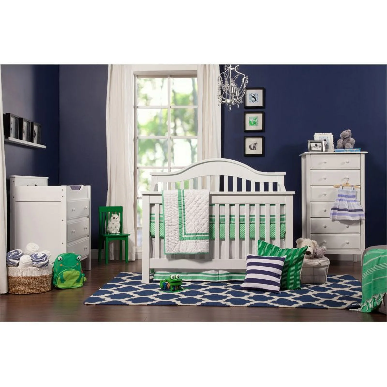 DaVinci Jayden 4-in-1 Convertible Wood Crib in White