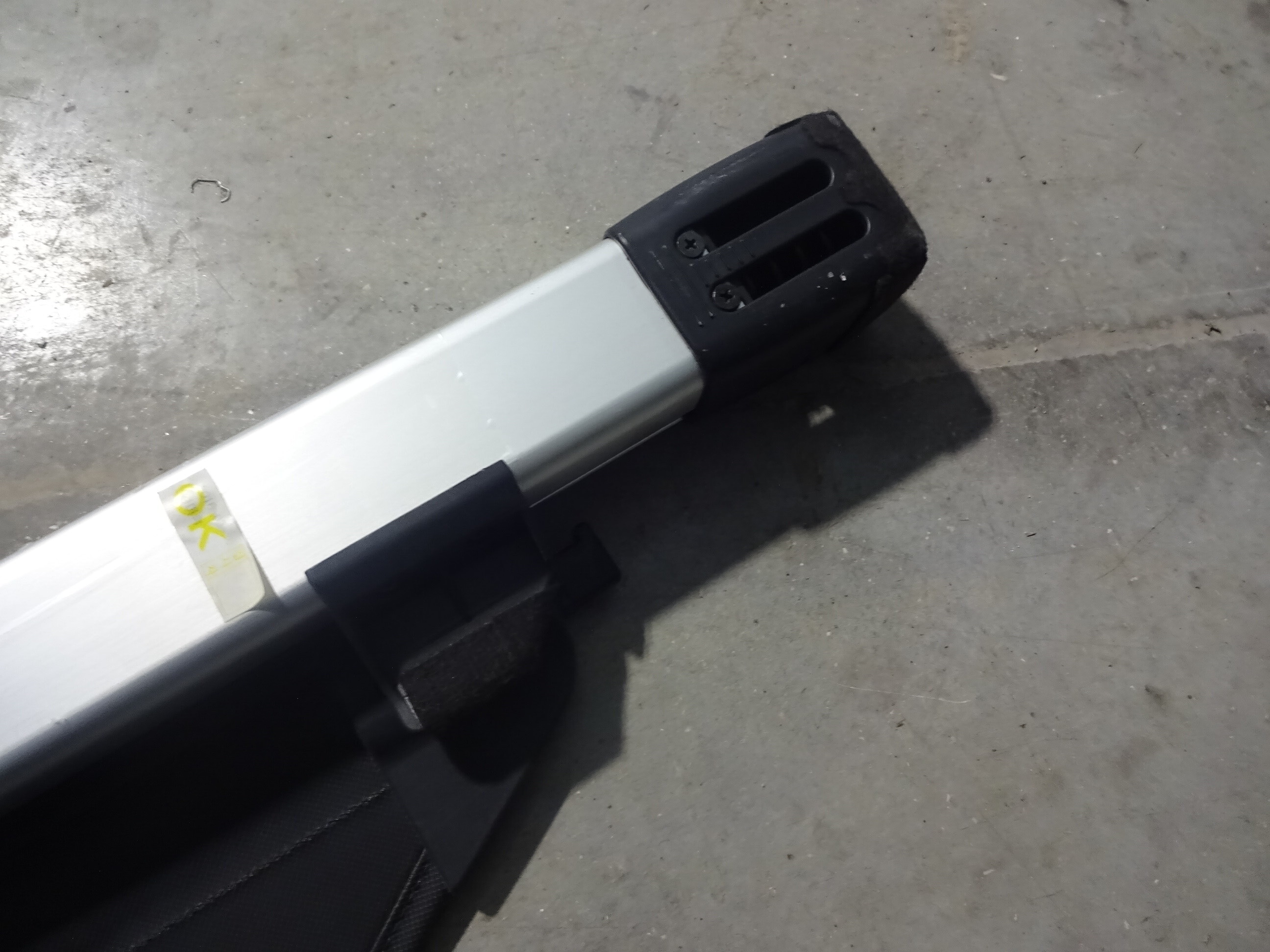 Pre-Owned 2017 Hyundai Santa Fe Rear Retractable Cargo Cover OEM (Good)