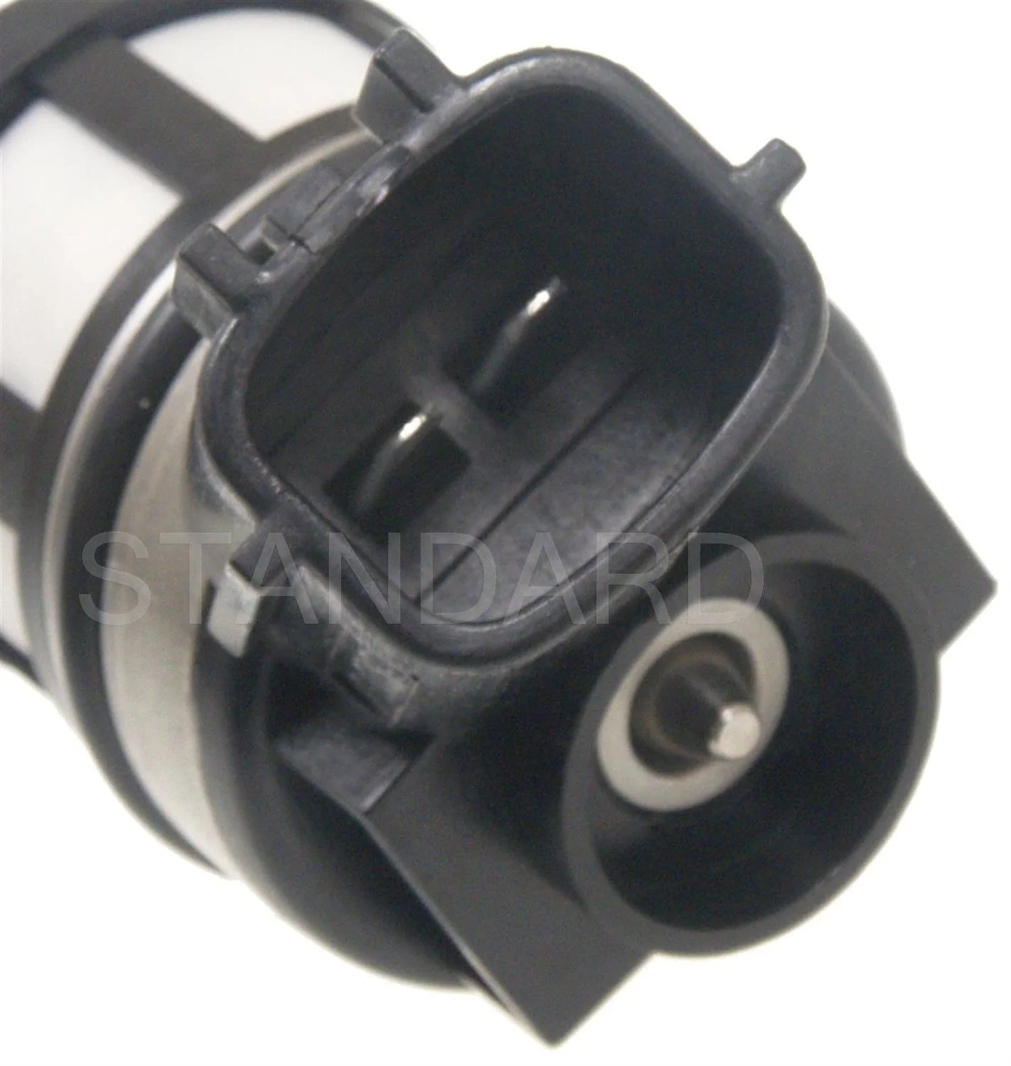 Standard Motor Products FJ825 Fuel Injector For 01-04 Nissan Frontier Xterra