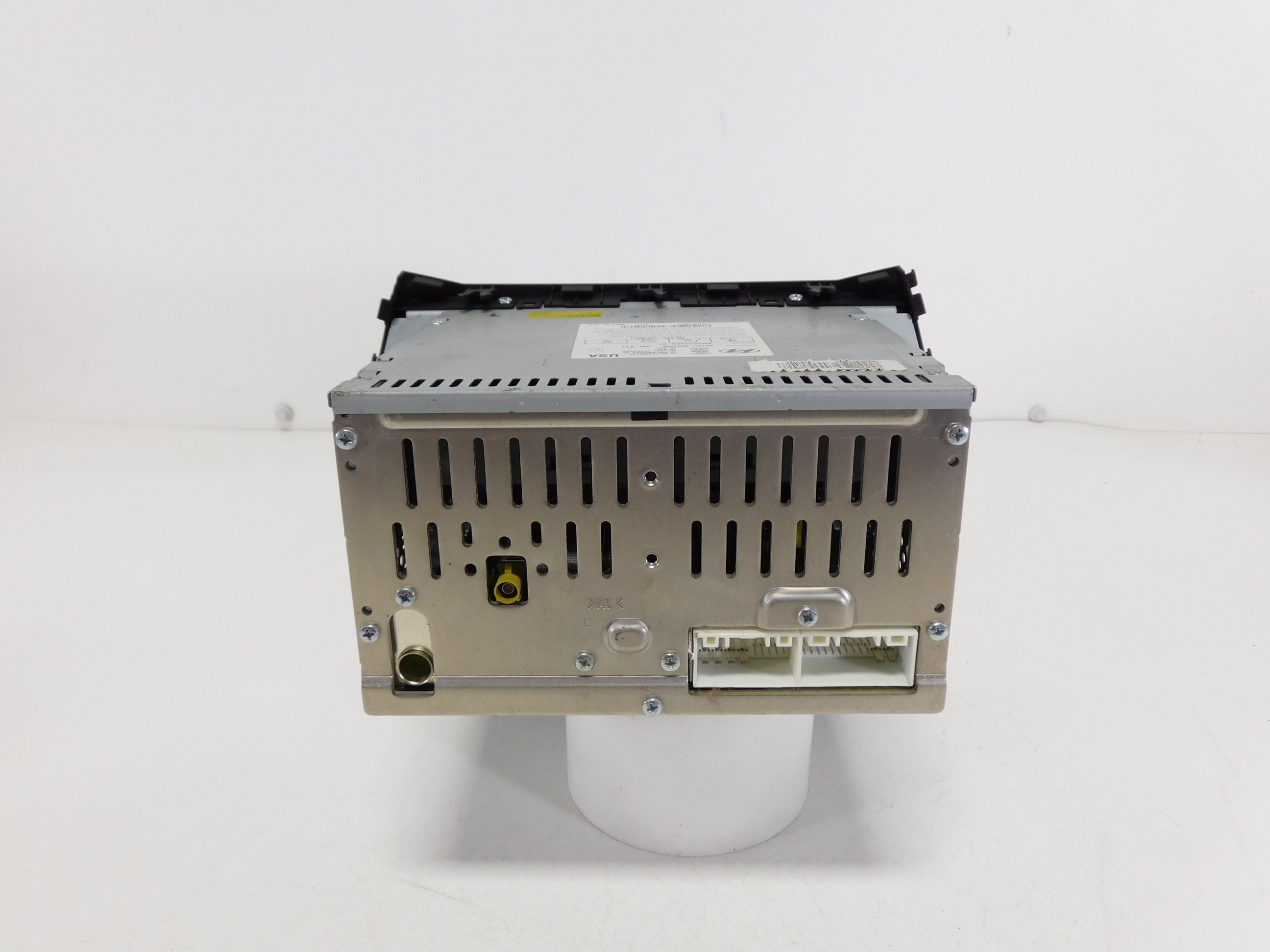 Pre-Owned 13-16 Hyundai Santa Fe CD Player Radio OEM LKQ - Verify Specific Vehicle Fitment In Description - (Good)