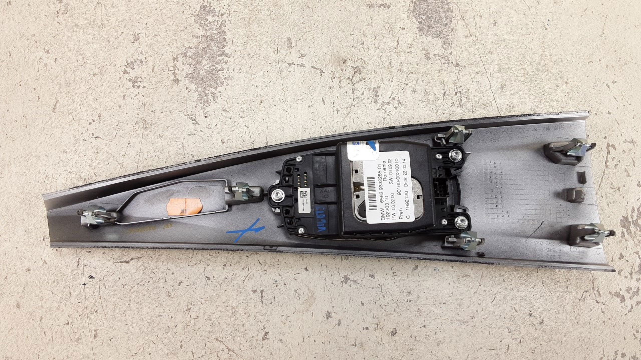 Pre-Owned 2013-2018 BMW 320i Info Media Radio Navigation Control Panel OEM LKQ (Good)