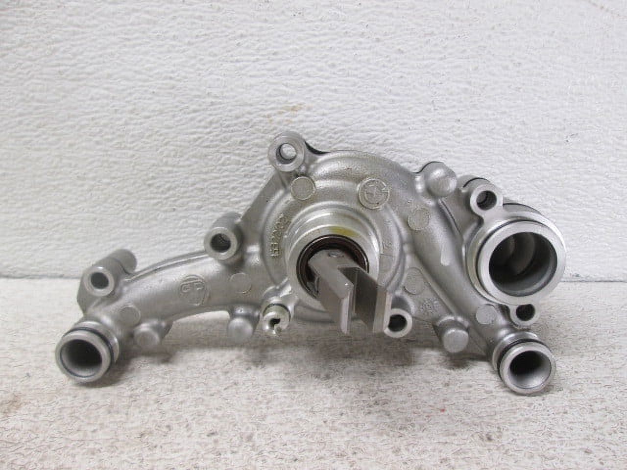 Pre-Owned 14 2014 BMW R1200GS Water Pump 5k Miles 8529879 OEM LKQ (Good)