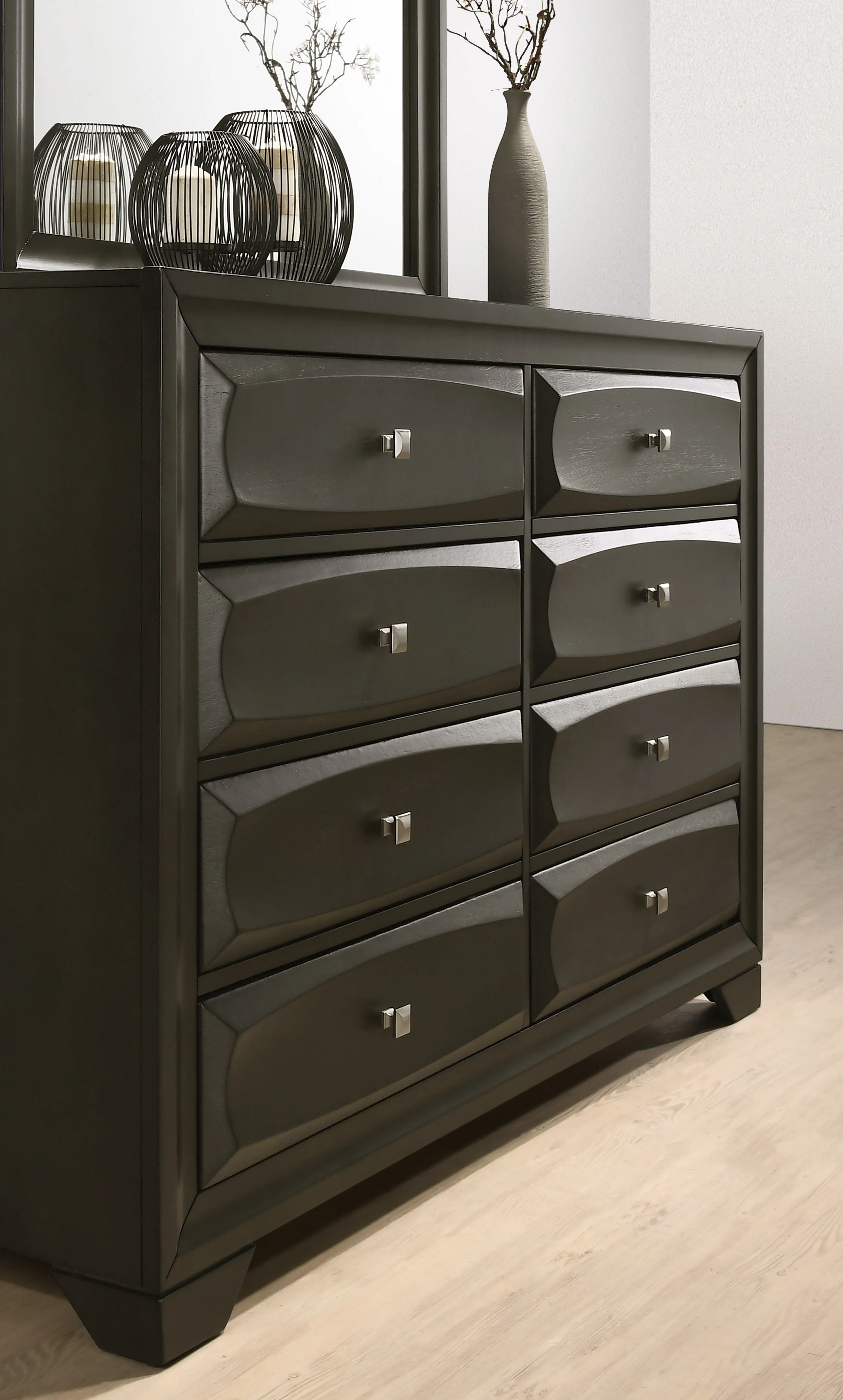 Roundhill Furniture Oakland 8 Drawer Dresser
