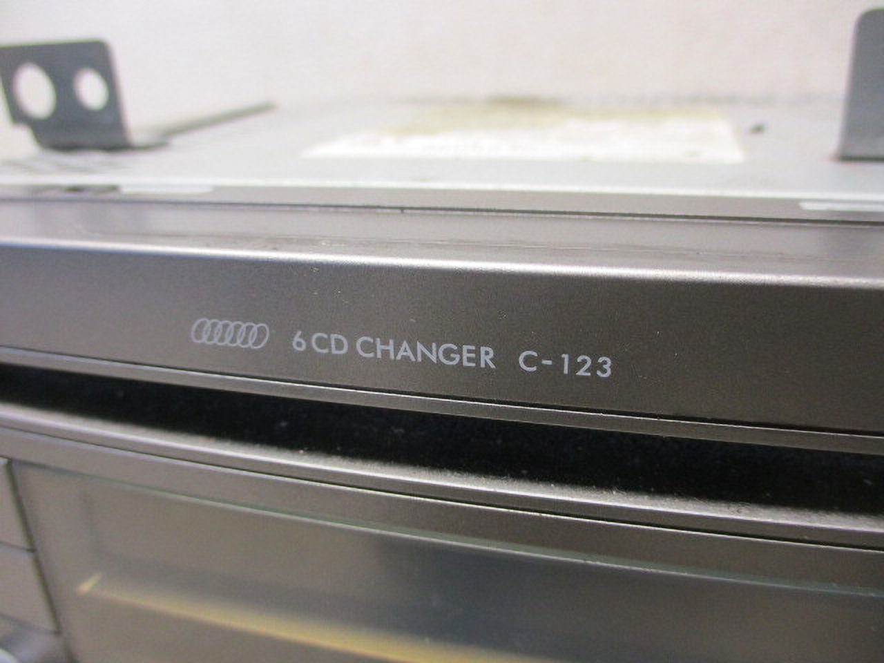 Pre-Owned 2007-2008 Subaru Forester AM FM 6 Disc CD Radio Receiver OEM LKQ (Good)