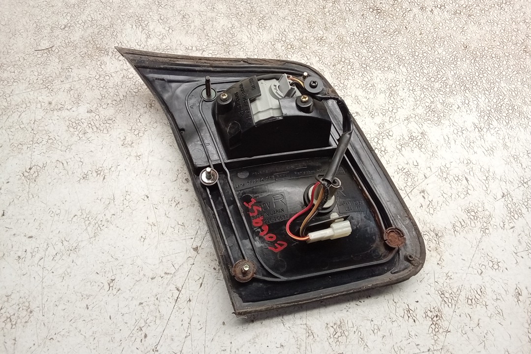 Pre-Owned 2001 Subaru Forester Passenger RH Tail Lamp Assembly OEM (Good)