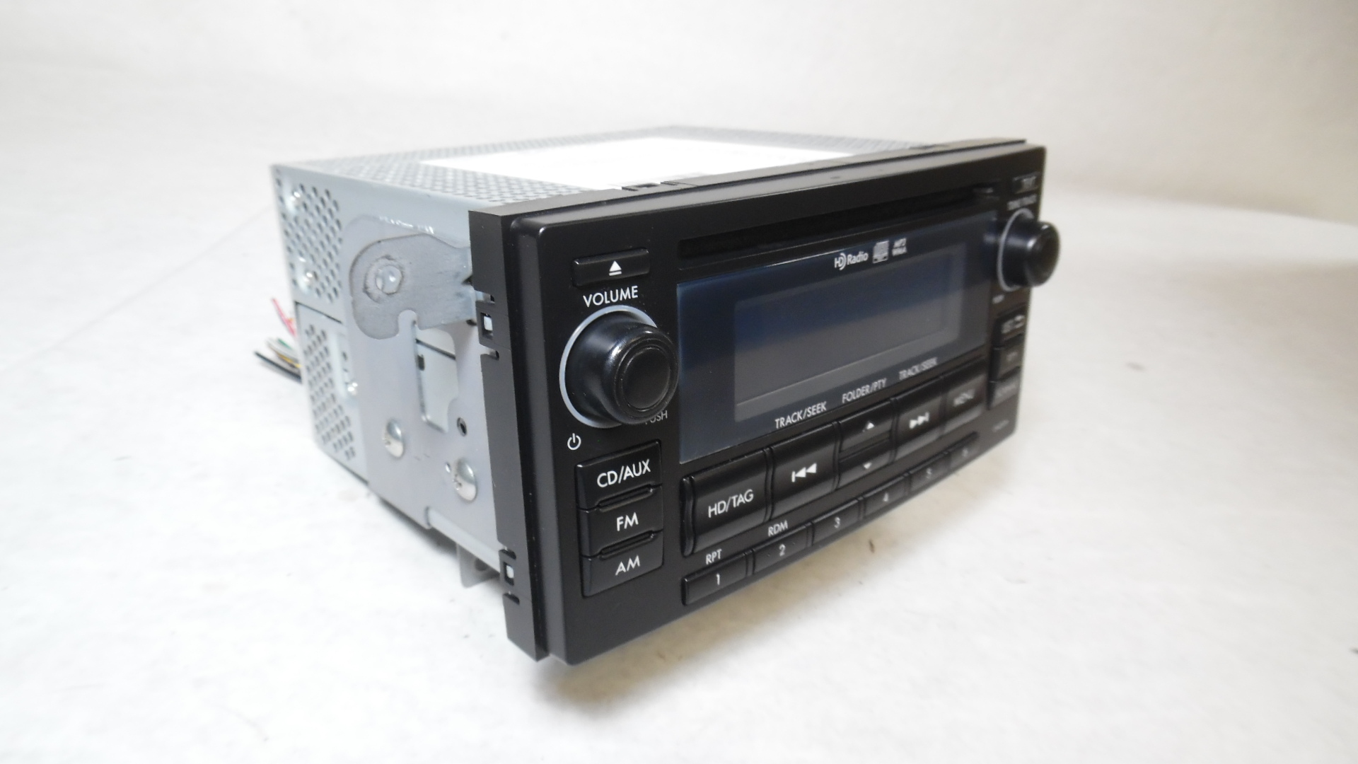 Pre-Owned 2014 2015 Subaru Forester CD MP3 Player HD Radio Receiver 86201SG620 CF625UM OEM (Good)