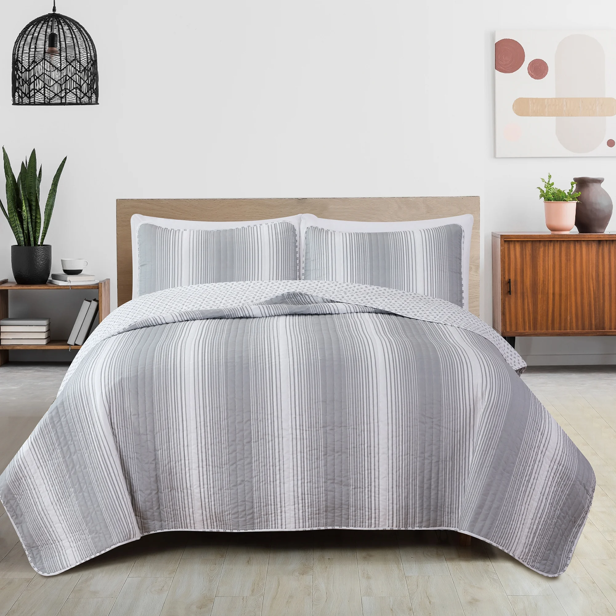 Great Bay Home Stripe Reversible Reversible Quilt Set With Shams  (Full / Queen, Everette - Grey)