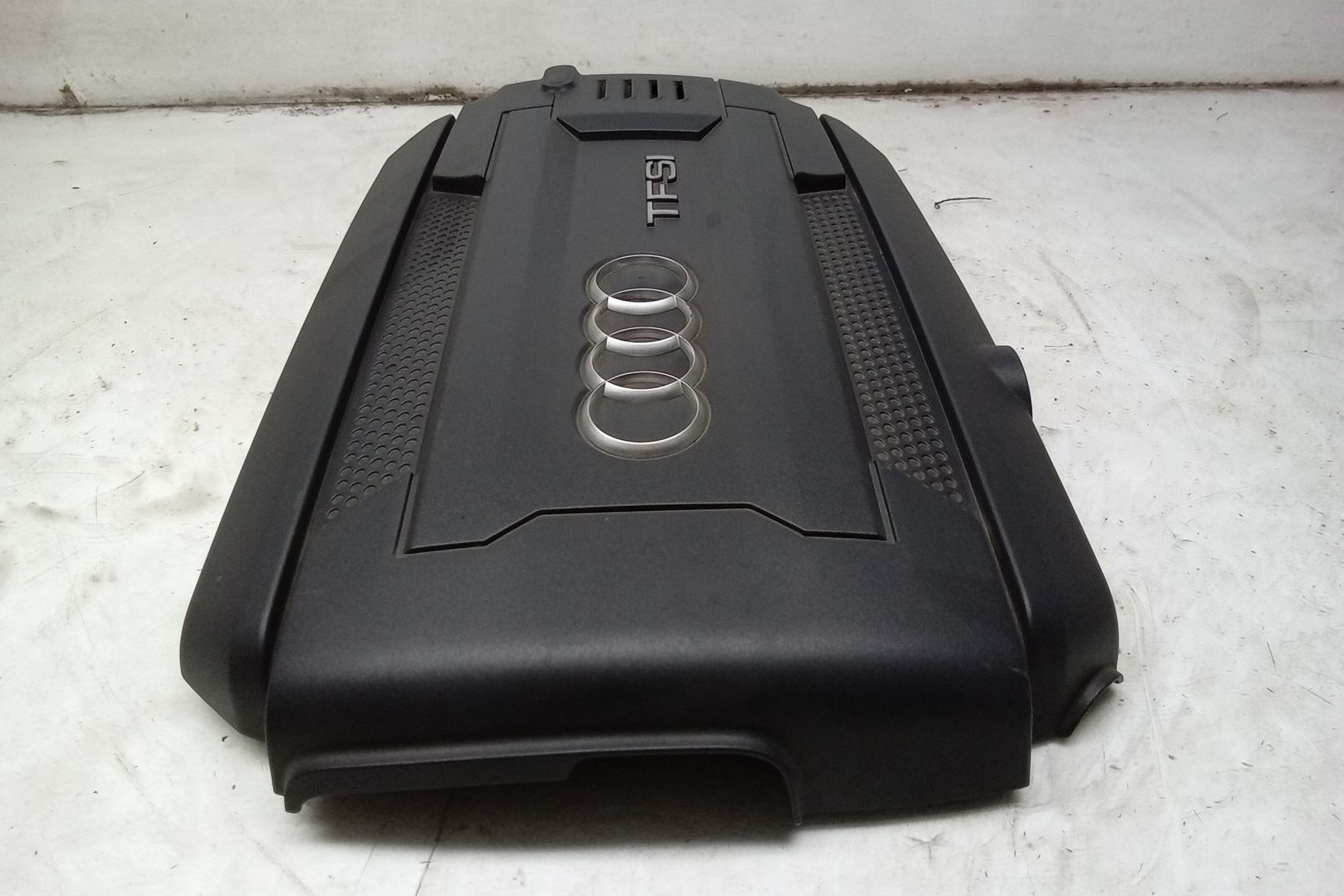 Pre-Owned 15 2015 Audi S3 Engine Cover 2.0L OEM (Good)