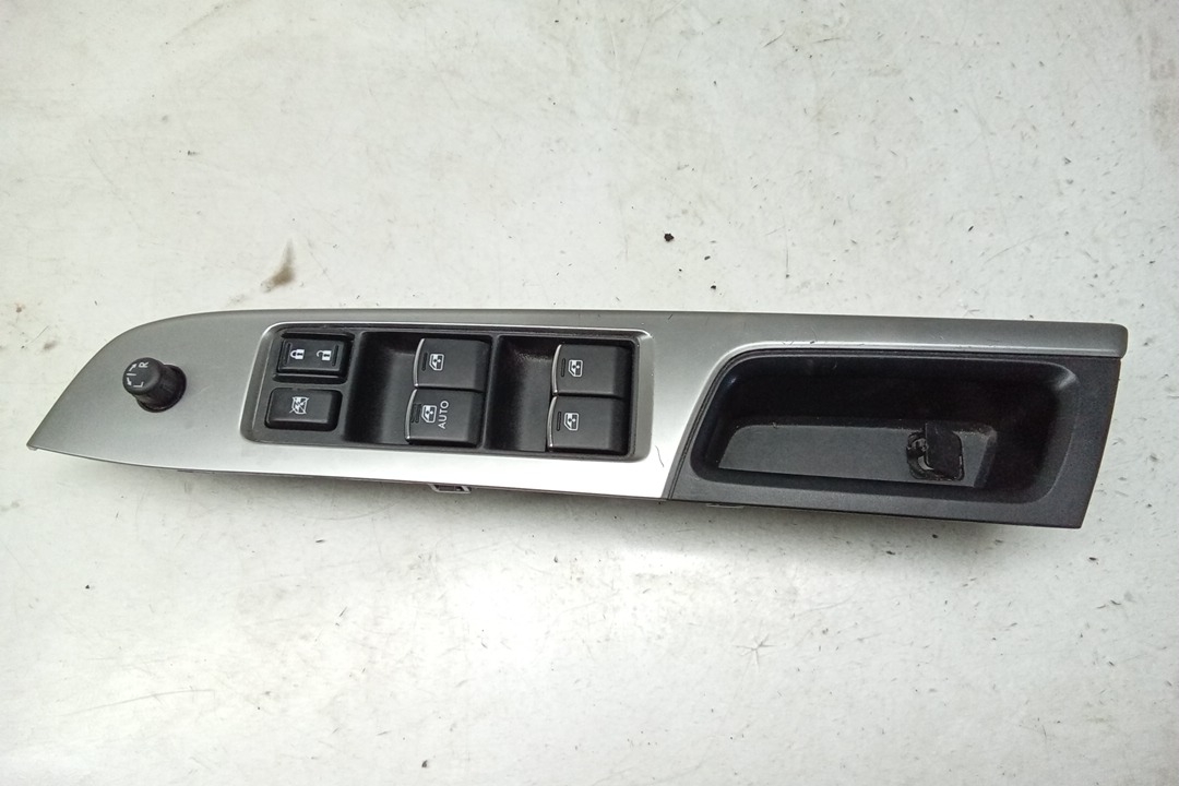 Pre-Owned 16 2016 Subaru Impreza Drivers Master Door Lock and Window Switch OEM (Good)