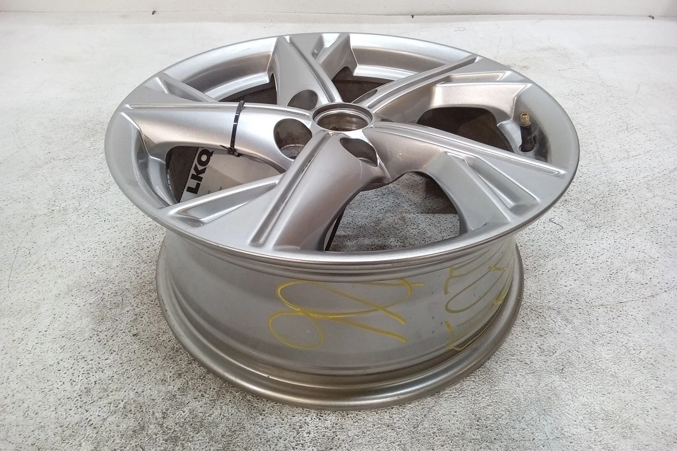 Pre-Owned 2022 Hyundai Sonata 16X6.5 Wheel Single Rim 5 Spokes 52910L0110 OEM (Good)