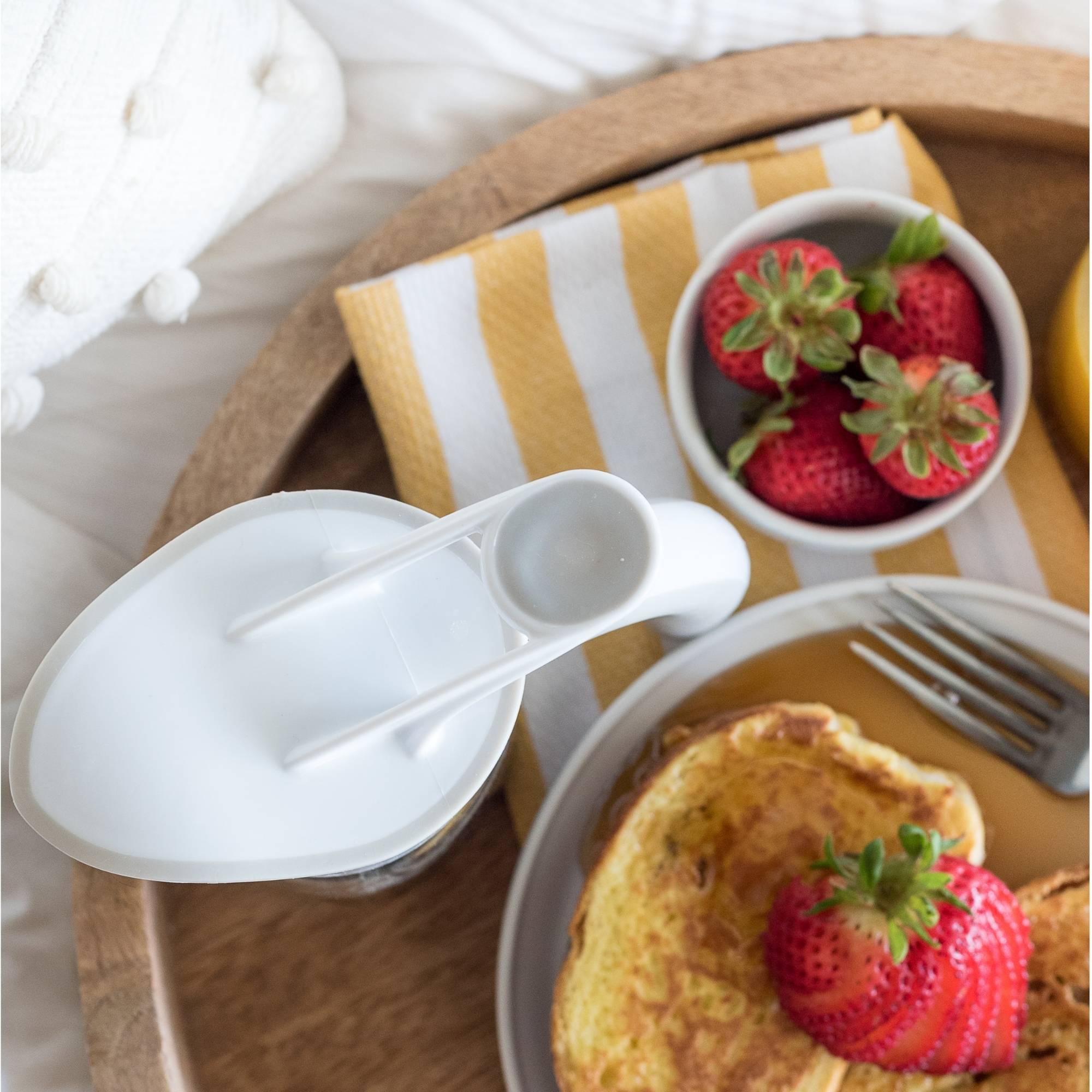 Ergo Spout Mason Jar Ergonomic Pour Spout Attachment (REGULAR MOUTH, Classic White)