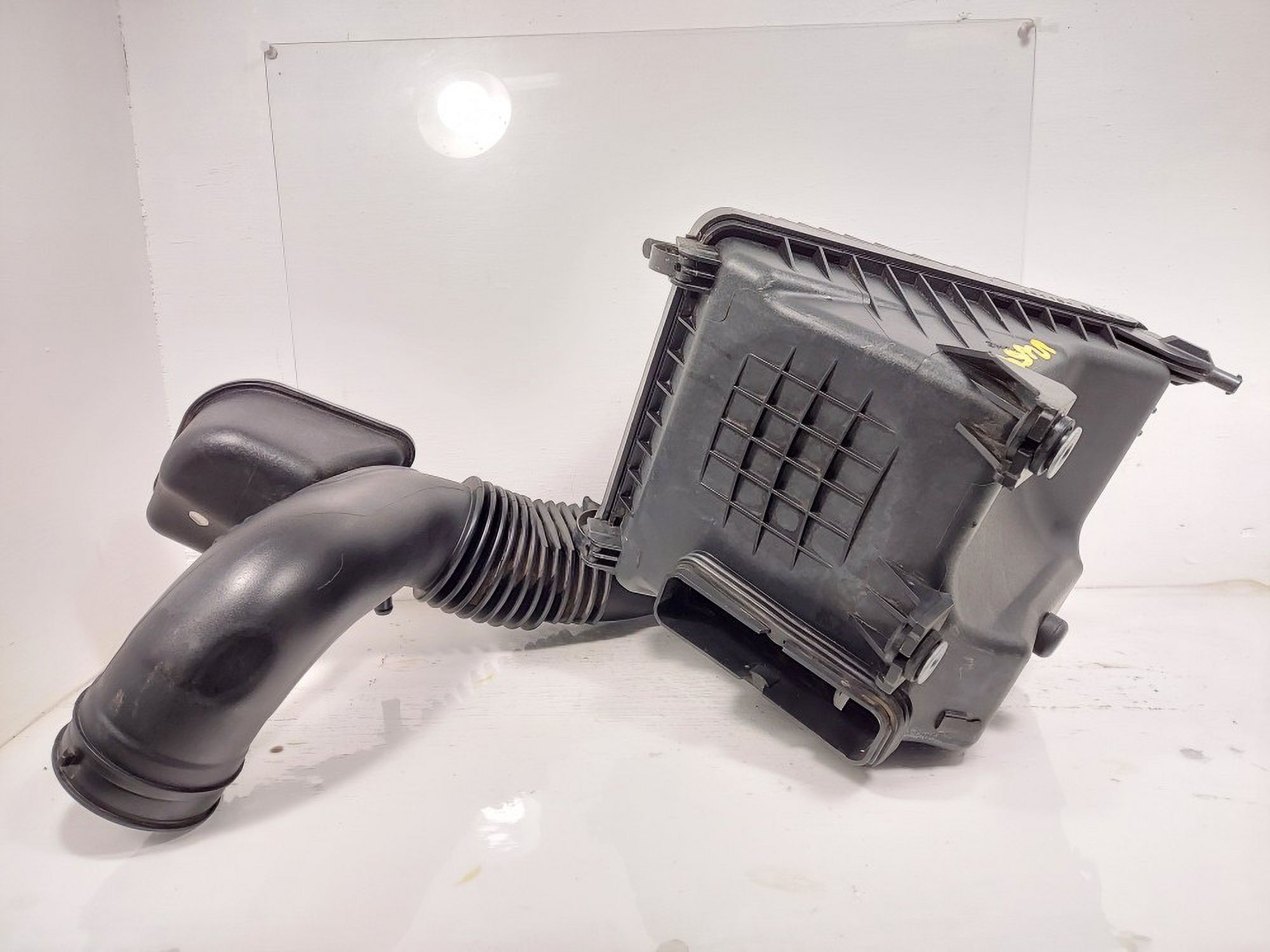 Pre-Owned 2011-2015 Kia Optima 2.4L Air Intake Box Cleaner 81k Miles OEM (Good)