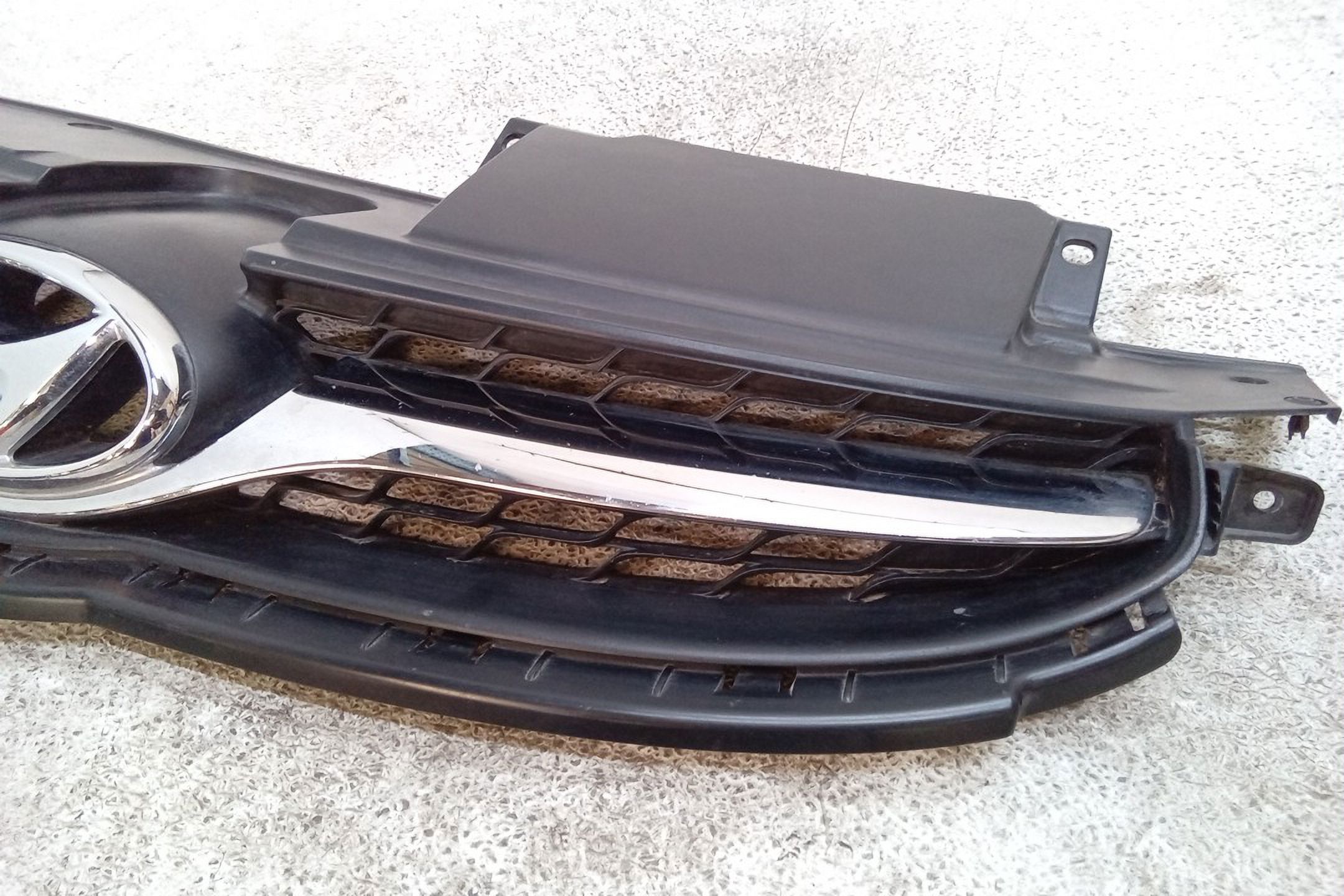 Pre-Owned 2013 Hyundai Elantra Upper Grille OEM (Good)