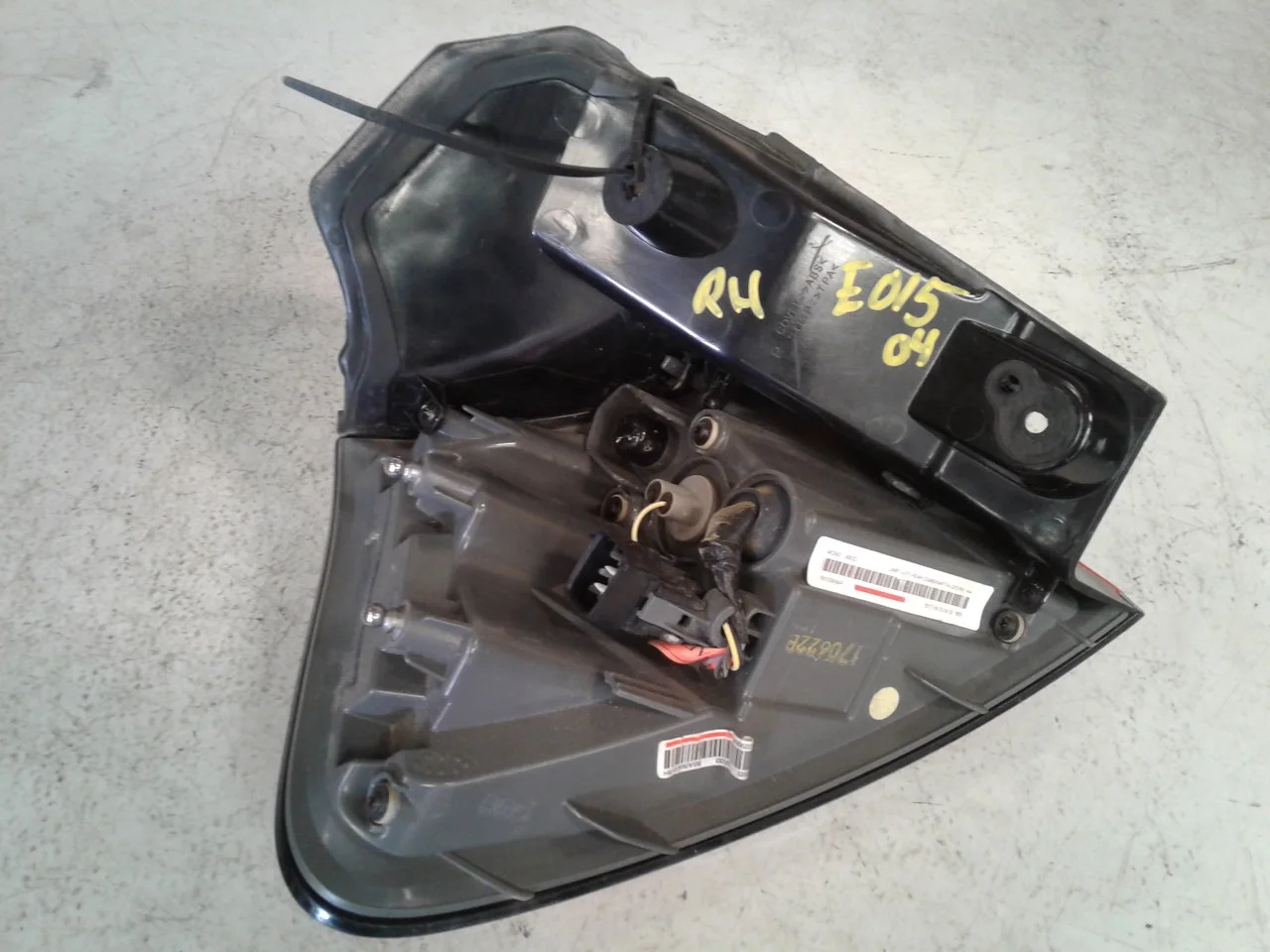 Pre-Owned 2018 Jeep Cherokee Tail Light Assembly Passenger Side RH OEM (Good)