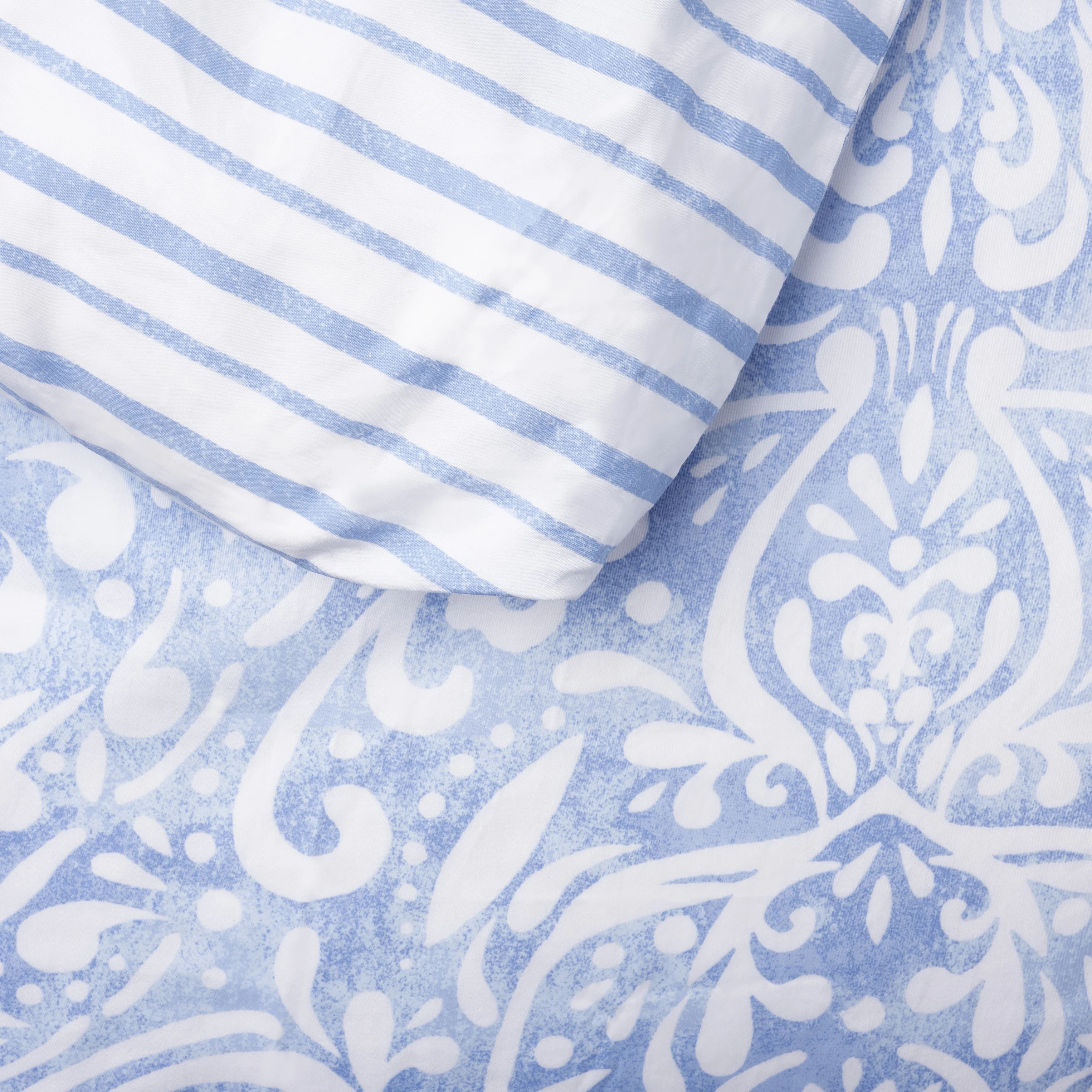 Martha Stewart Avery Medallion 3 Piece Duvet Set