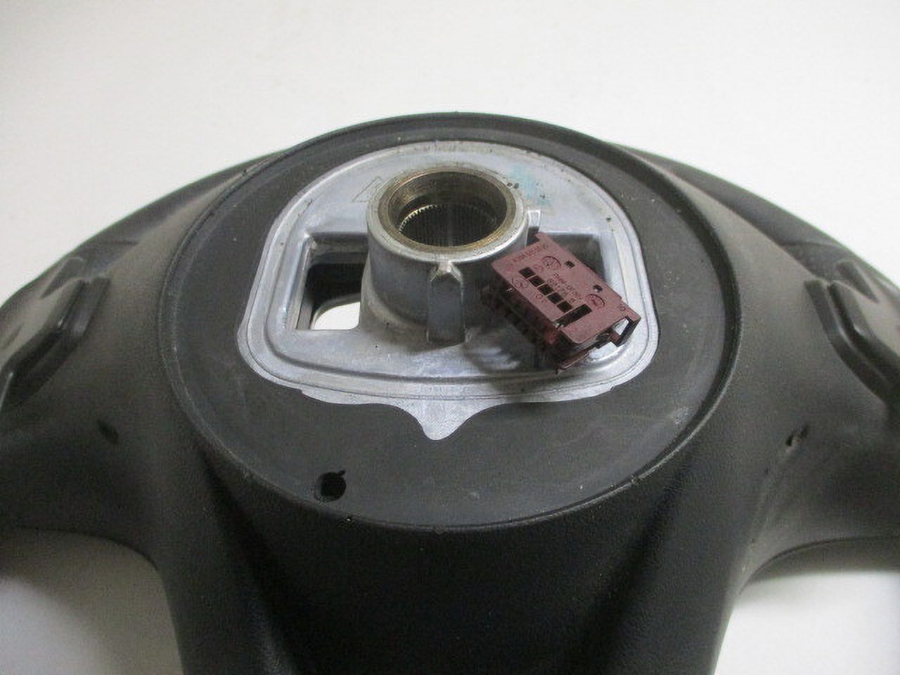 Pre-Owned 2018 Mercedes-Benz GLA Class Leather Steering Wheel OEM LKQ (Good)