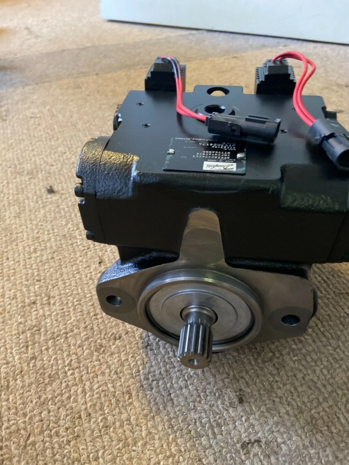 New  Sauer Danfoss Hydraulic Axial Piston Pump 42R28DG2A253, 11143195