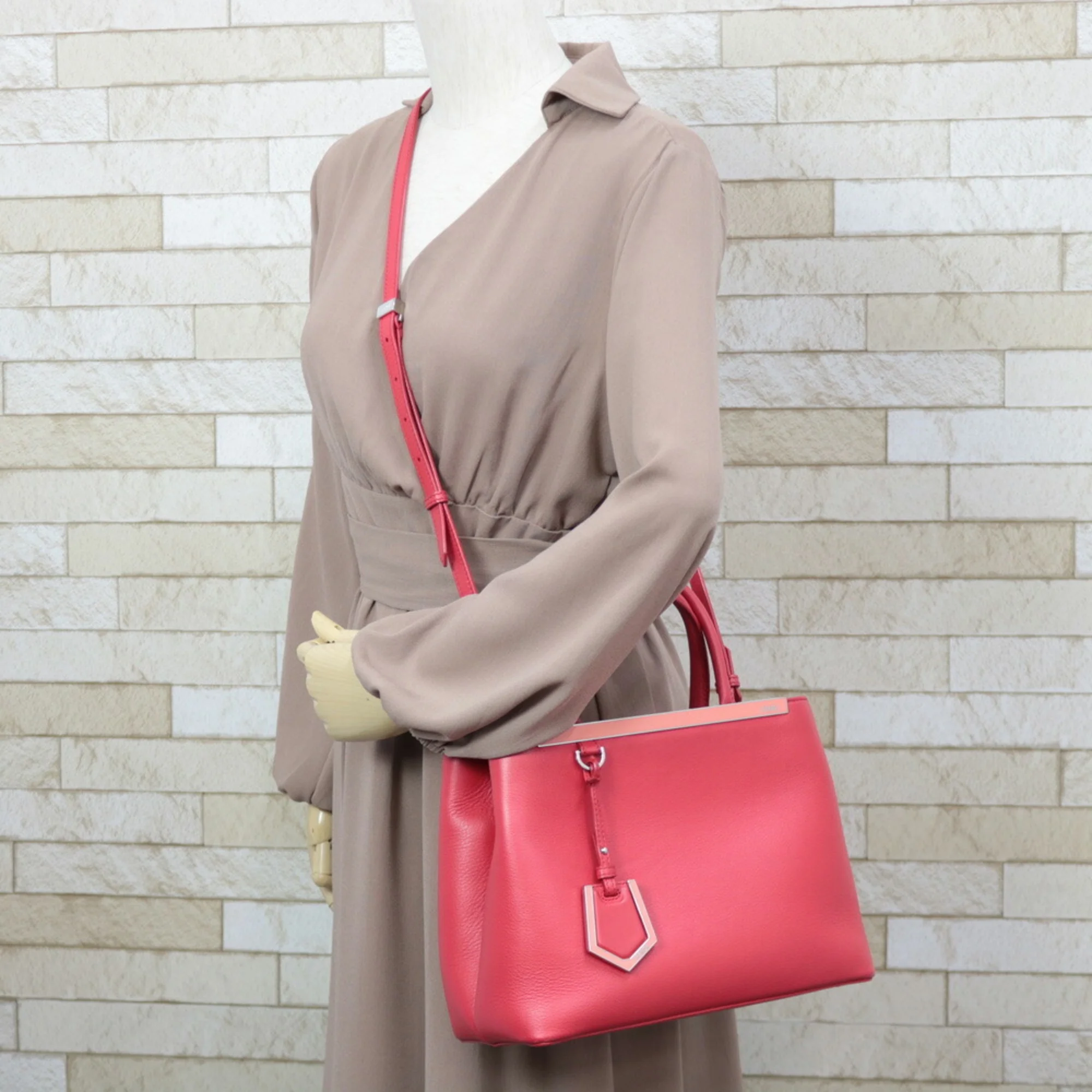 Pre-Owned FENDI Shoulder Bag Handbag Toujour Red Ladies (Fair)