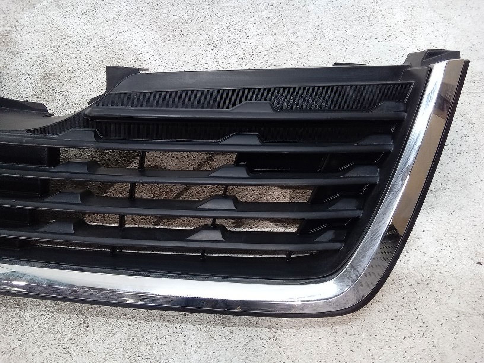 Pre-Owned 2019 Subaru Forester Lower Grille Chrome Surround Bumper Mounted OEM (Good)