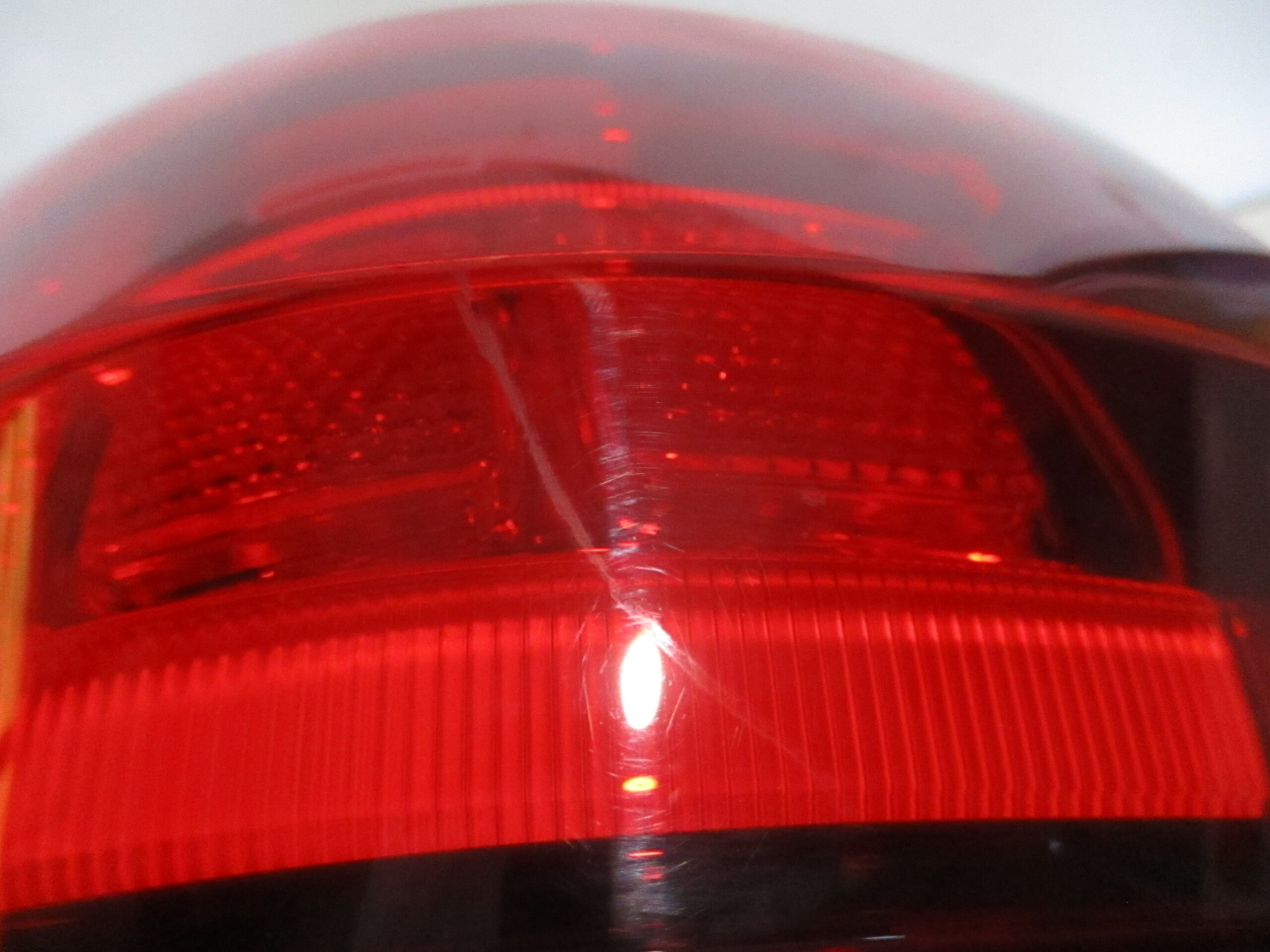 Pre-Owned 2015-2020 Jeeo Grand Cherokee Driver LH Tail Light Lamp OEM (Good)