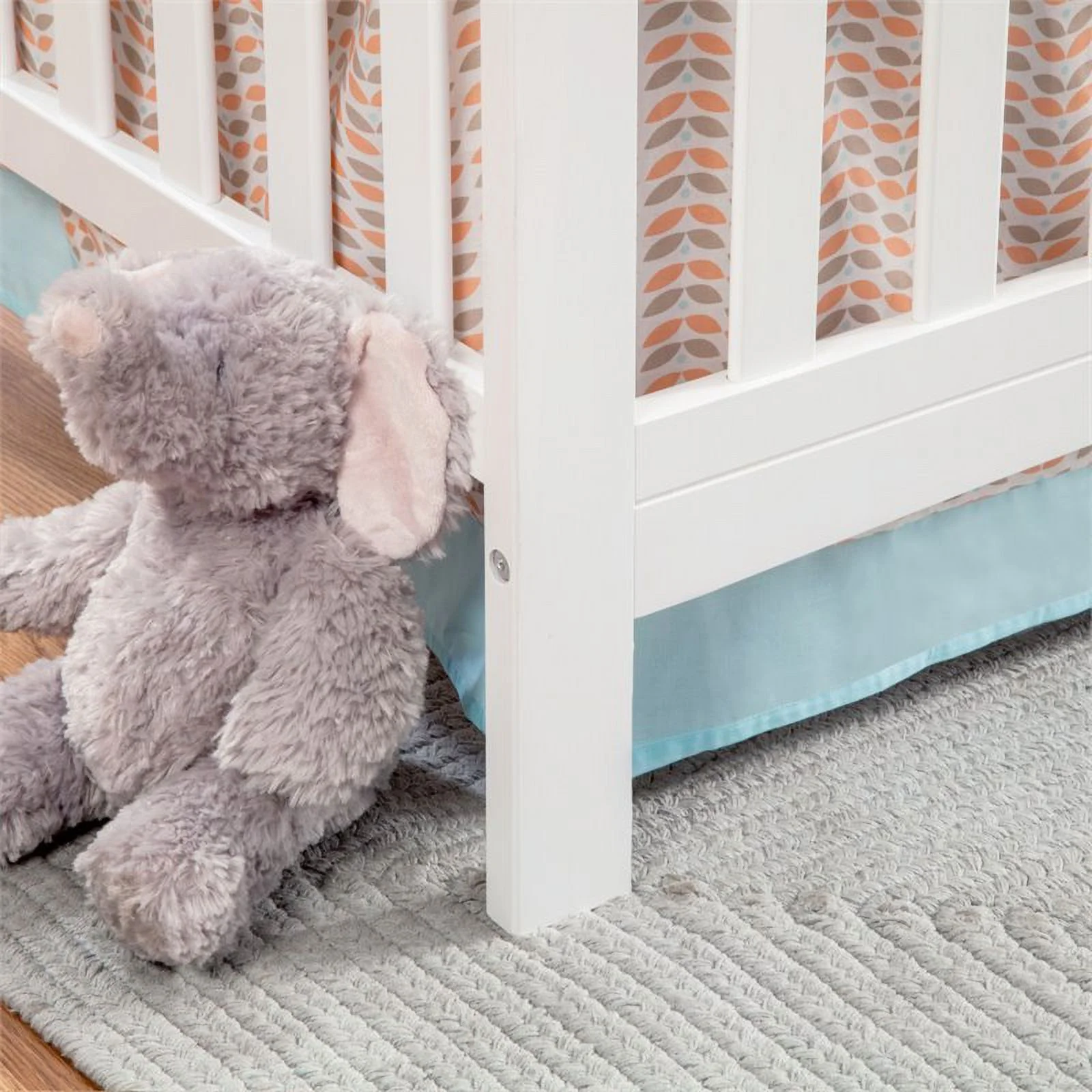 4-in-1 Convertible Crib and Dresser with Removable Changing Tray Set in White