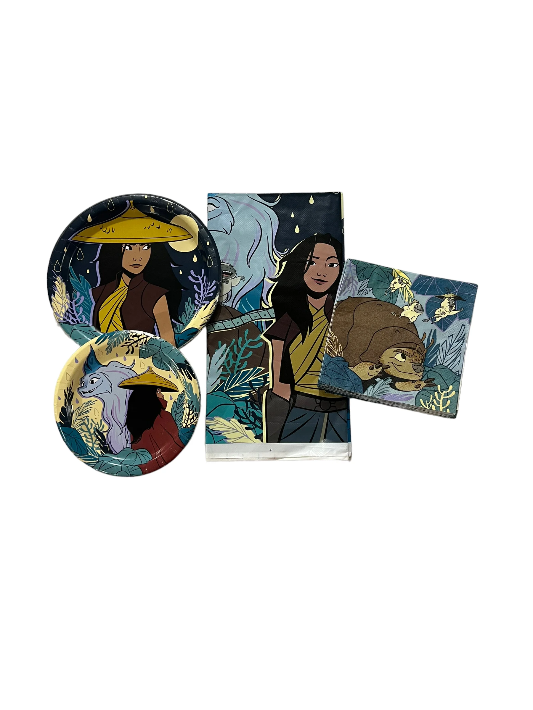 Raya Party Bundle Including Dinner and Dessert Plates, Napkins and table cover for up to 8 guests