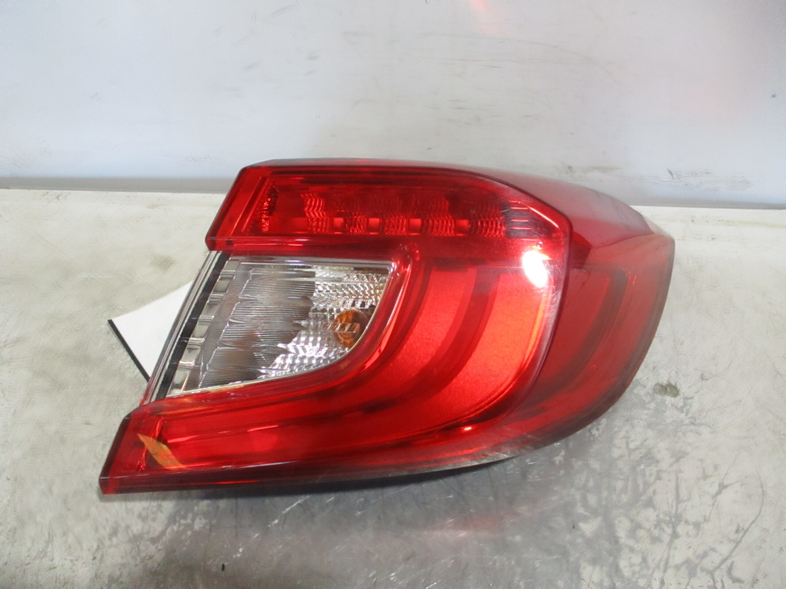 Pre-Owned 2022 Honda Accord Passenger RH Tail Light Lamp OEM (Good)