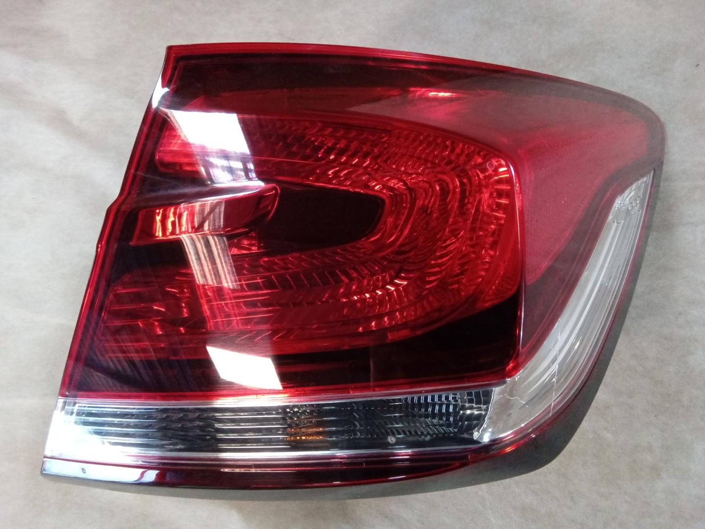 Pre-Owned 2015 Honda Civic Passenger Side Tail Light Assembly RH OEM (Good)