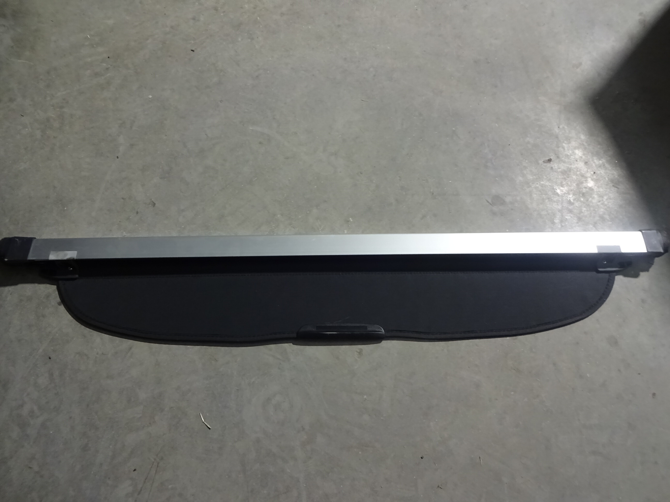 Pre-Owned 2019 Subaru XV Crosstrek Rear Black Retractable Cargo Cover OEM (Good)
