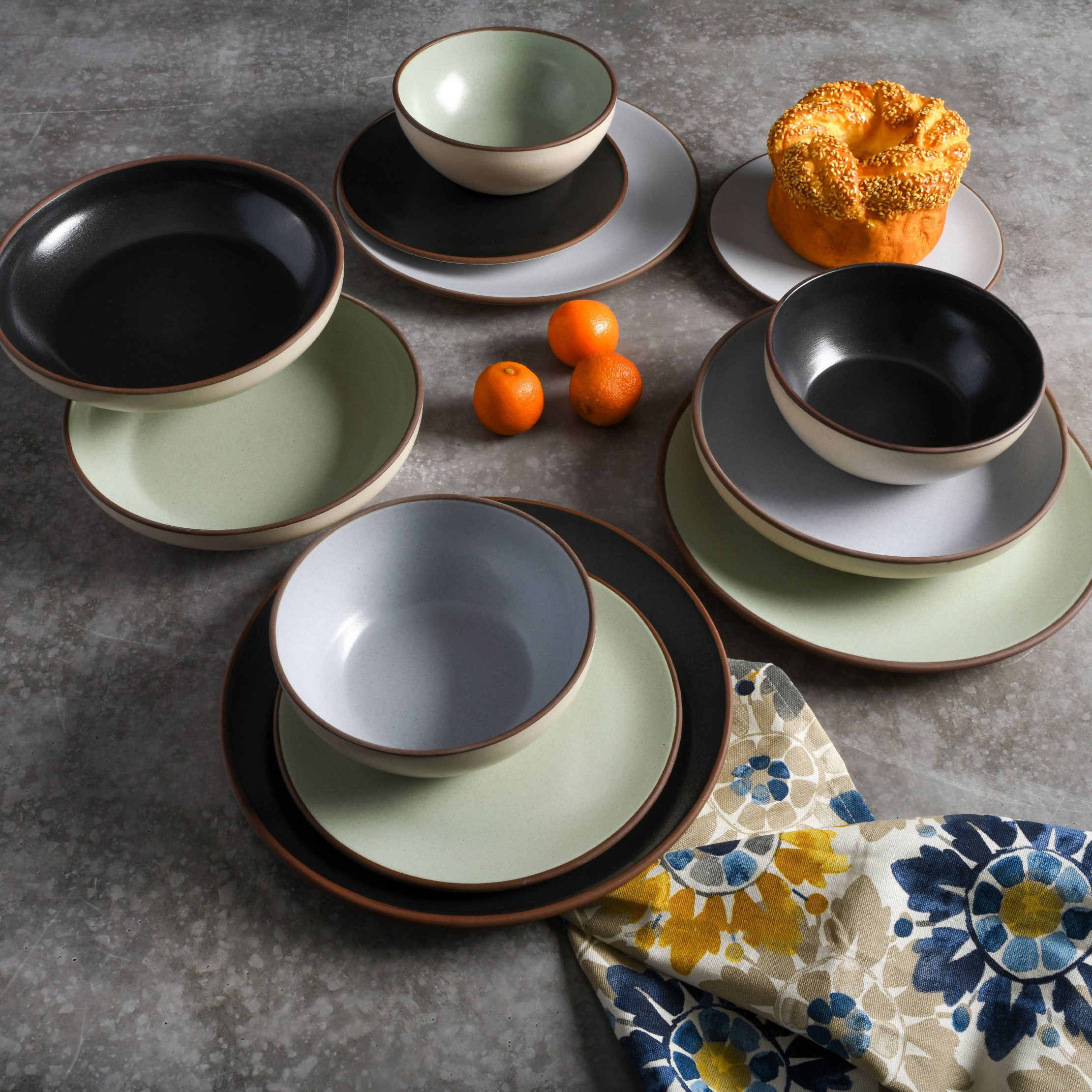 16pc Terracotta Contempo Classic Dinnerware Set Black