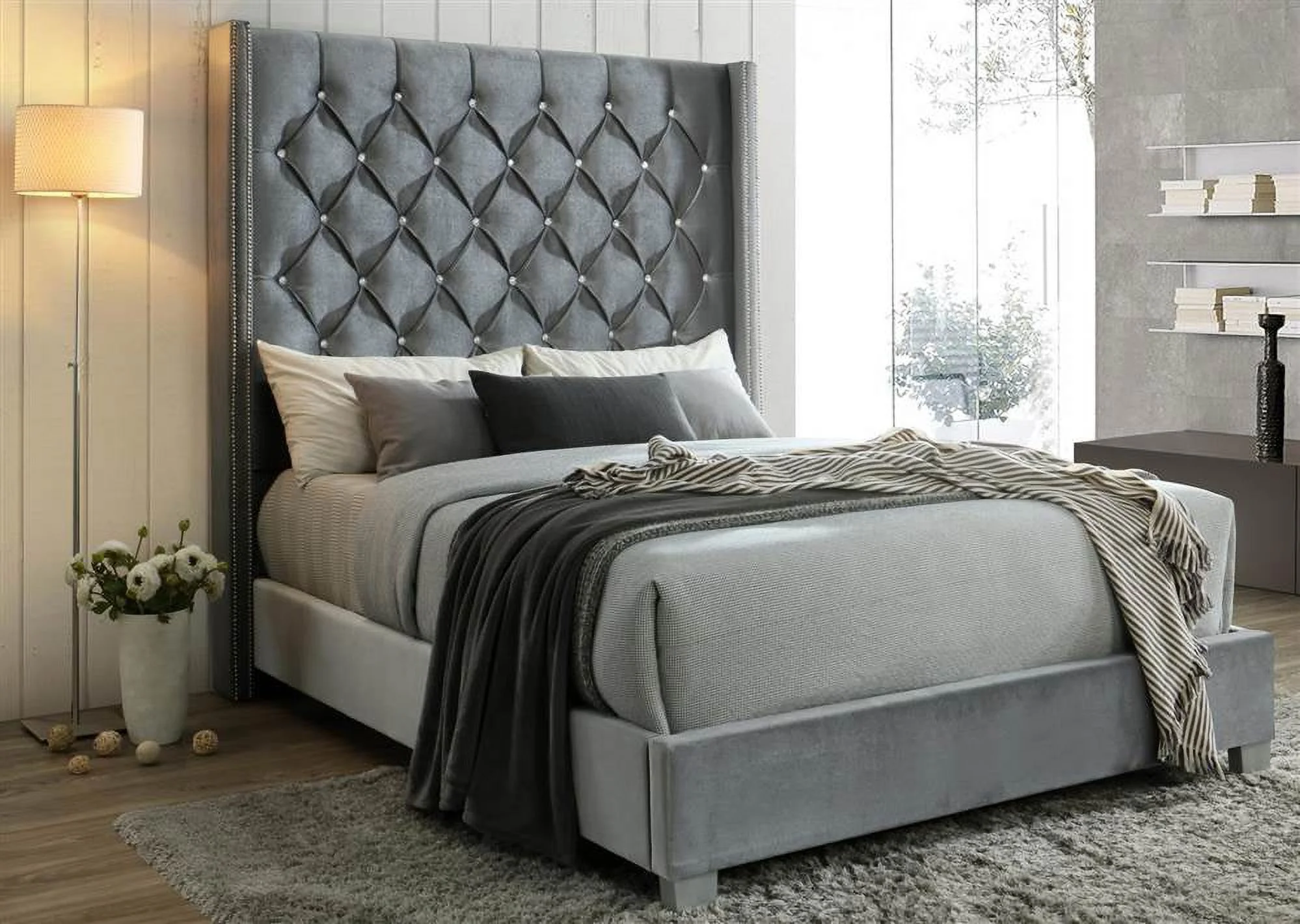 Myco Furniture Juliana Queen Bed, Silver