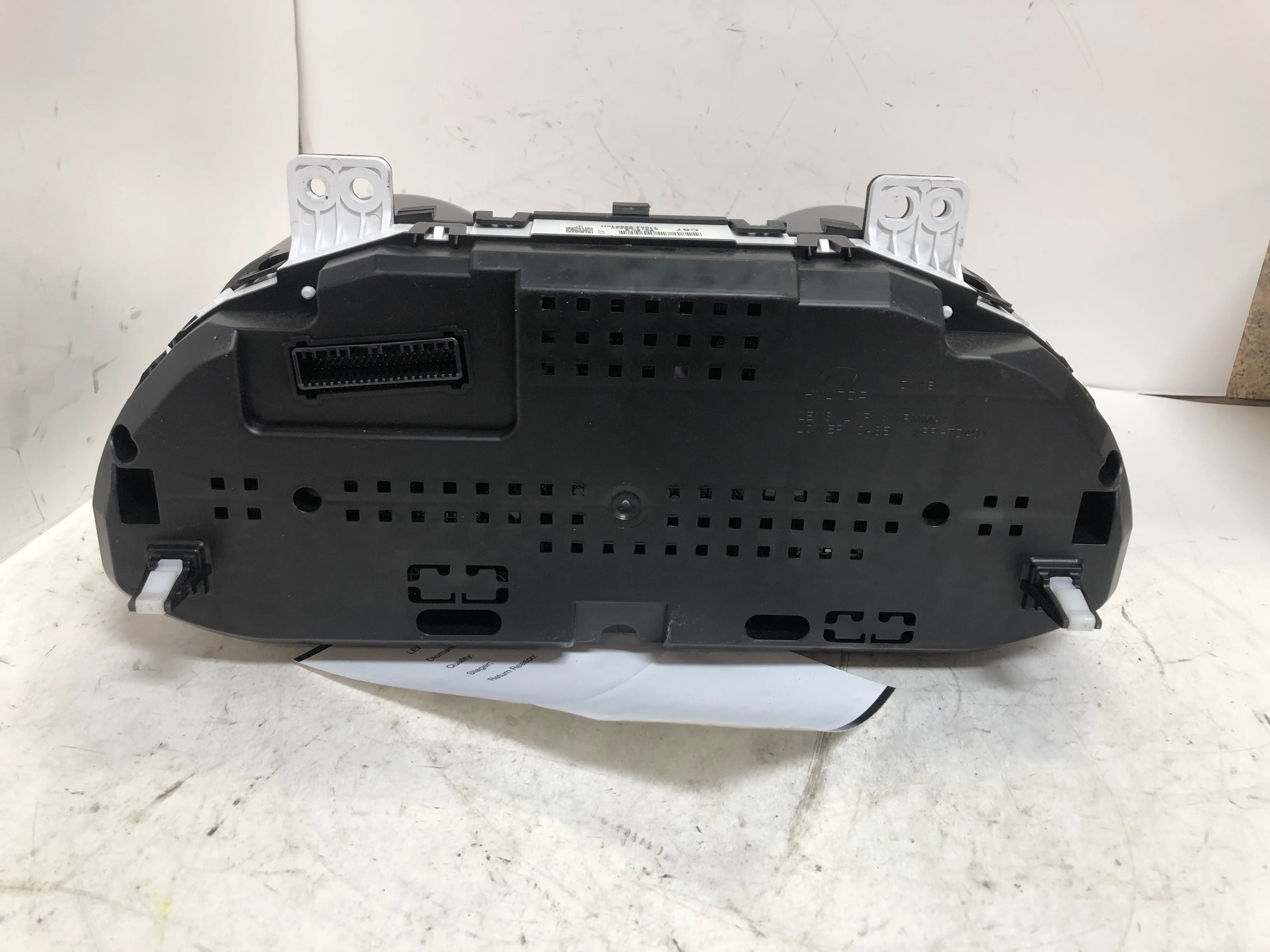 Pre-Owned 15-16 Hyundai Santa Fe Speedometer Speedo Head Cluster 104k Miles OEM LKQ (Good)