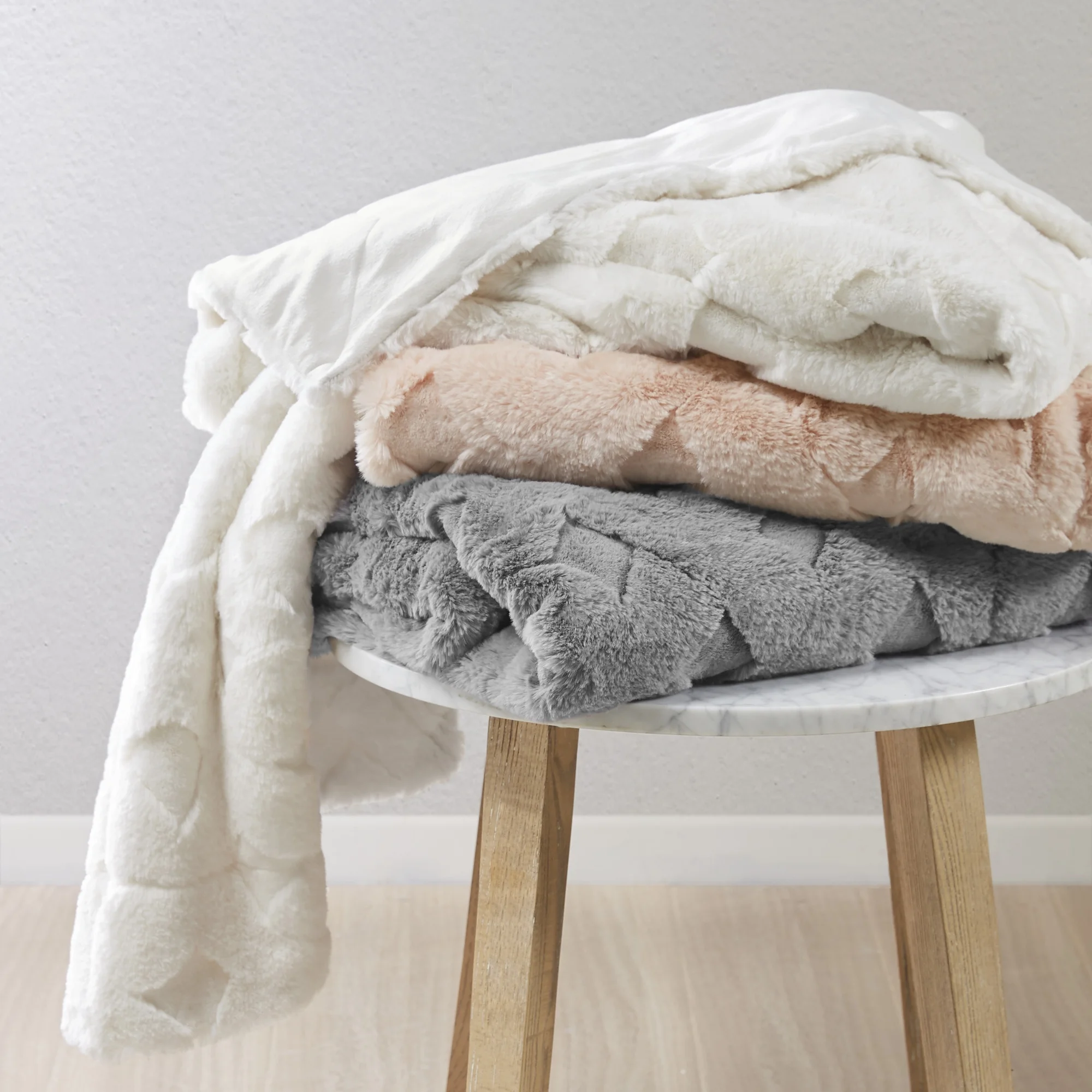 Madison Park Blush Faux Fur Ultra Soft Luxury Carved Basketweave Design Throw Blanket, 50