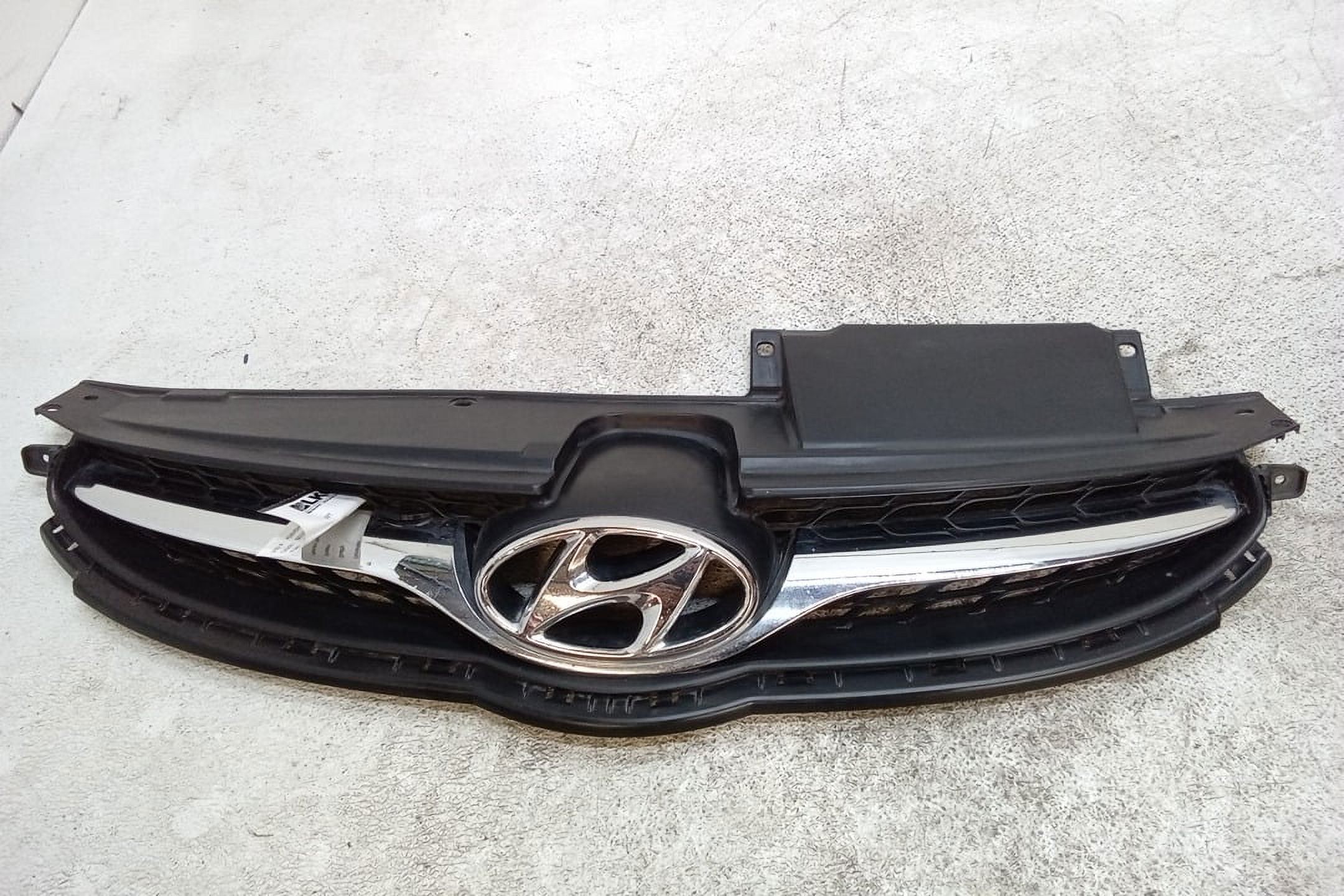 Pre-Owned 2013 Hyundai Elantra Upper Grille OEM (Good)