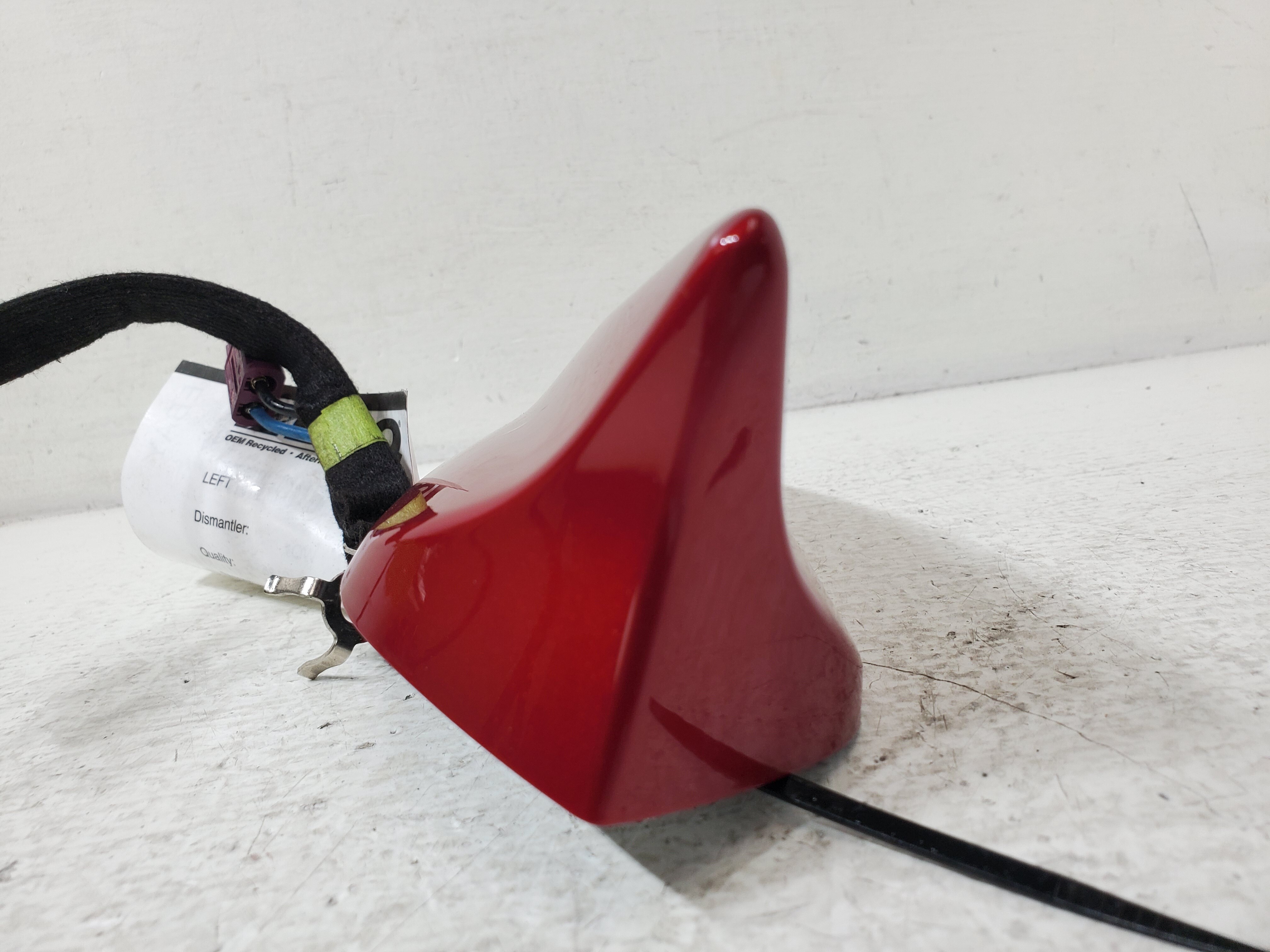 Pre-Owned 2015 Buick Verano Roof Mount Radio Antenna OEM LKQ (Good)