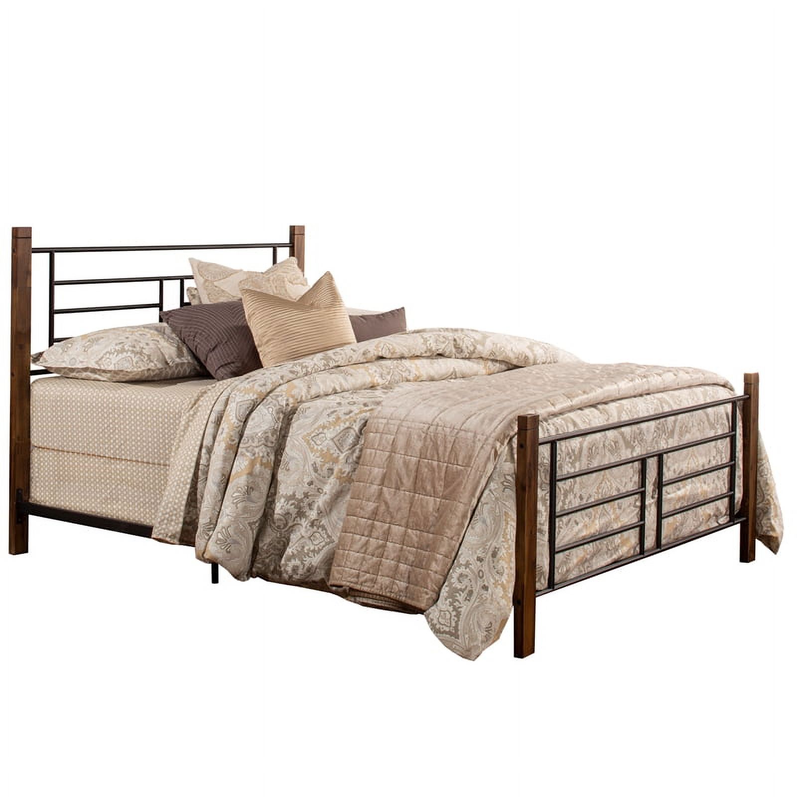 Bowery Hill Traditional Mahogany Metal Queen Bed with Wood Posts and Frame