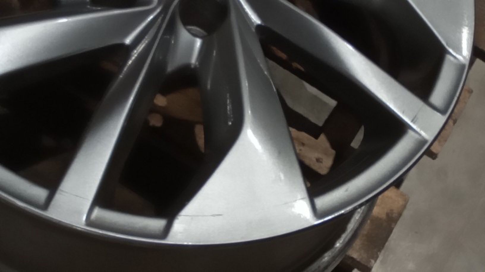 Pre-Owned 2016 Nissan Rogue 18x7 Alloy 10 Spoke Wheel Rim OEM (Good)