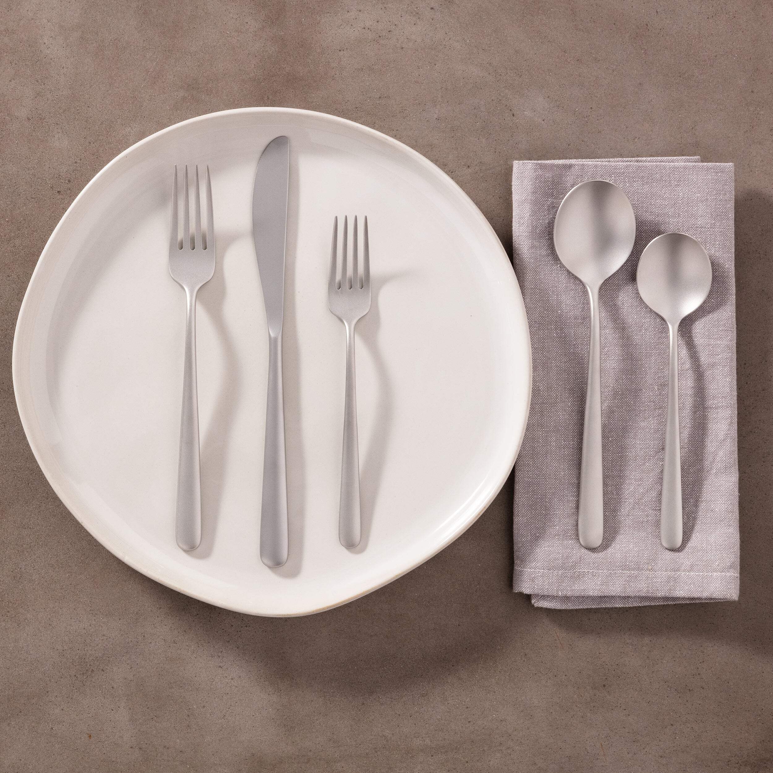Cambridge Lorenn Sand 20-Piece Flatware Set