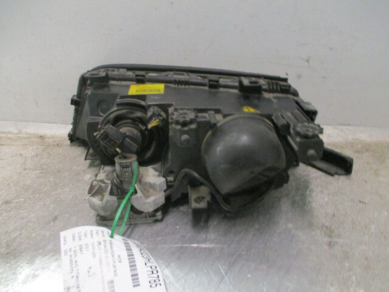 Pre-Owned 2001 BMW 330i Passenger RH Head Light Lamp OEM (Good)