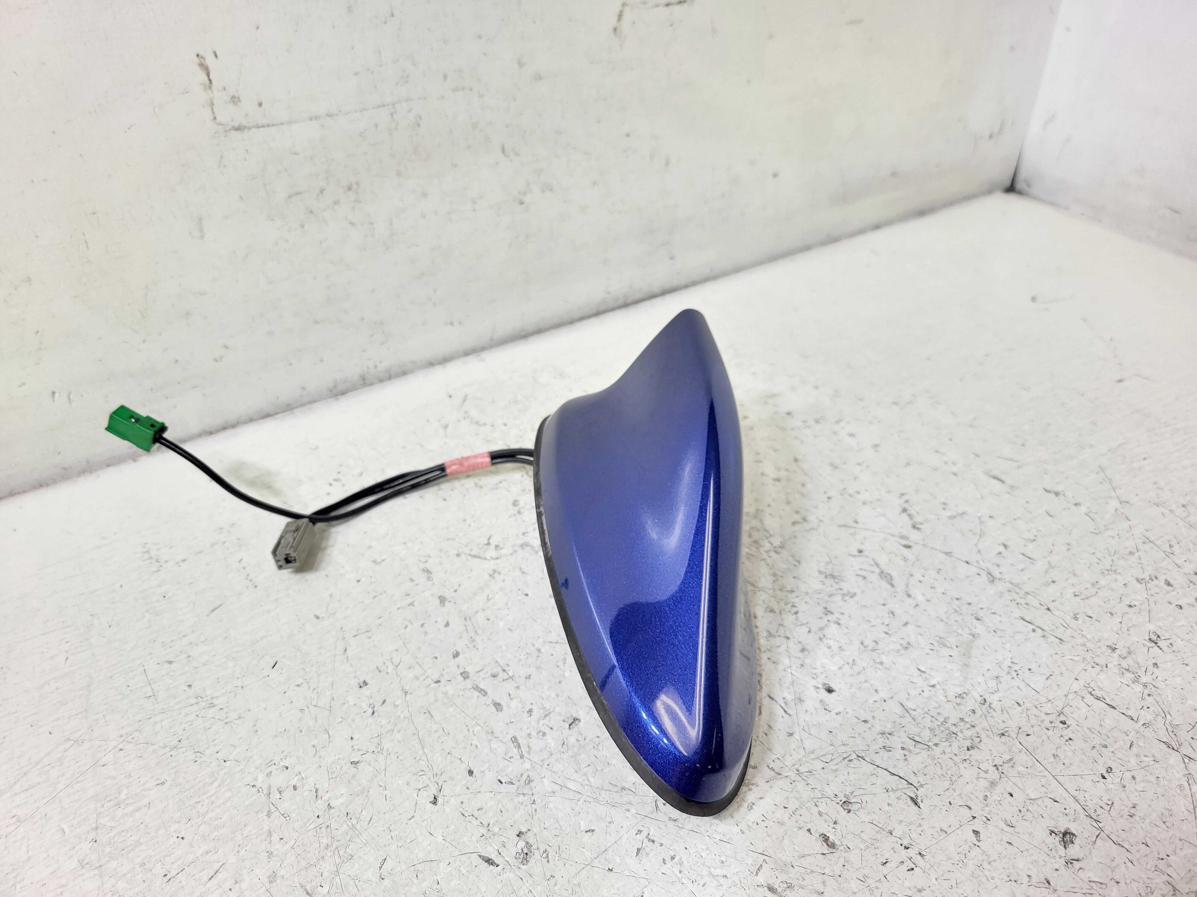 Pre-Owned 2018 Nissan Rogue Roof Mount Radio Antenna OEM LKQ (Good)