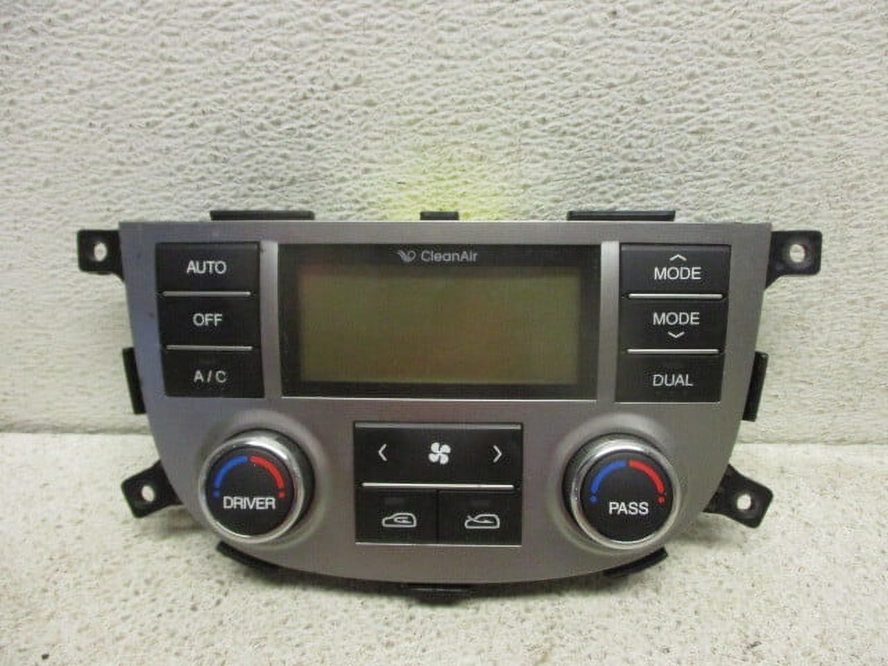 Pre-Owned 2010-2012 Hyundai Santa Fe Heat A/C Temperature Control Unit OEM LKQ (Good)