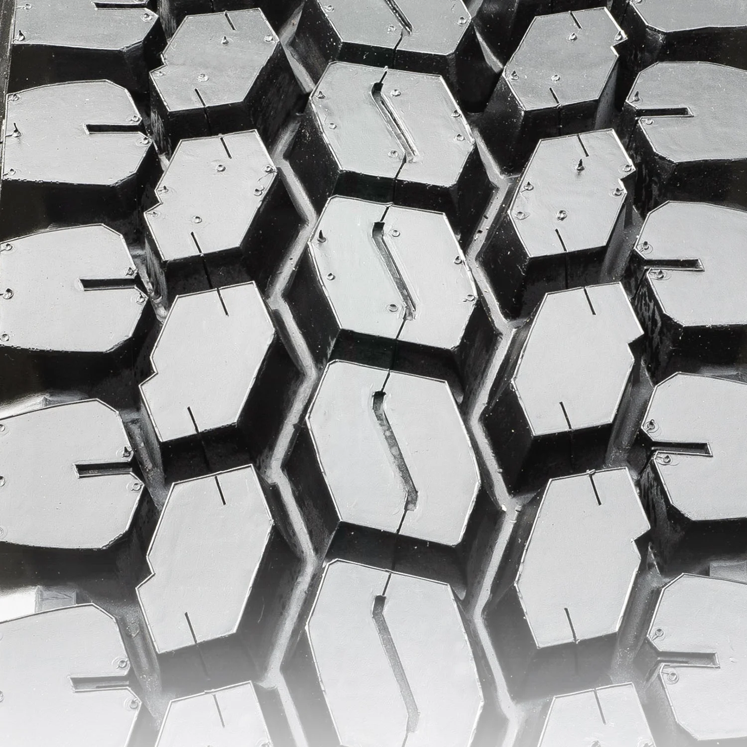 Set of 4 BlackHawk BDR77 11R22.5 146/143L H Tires