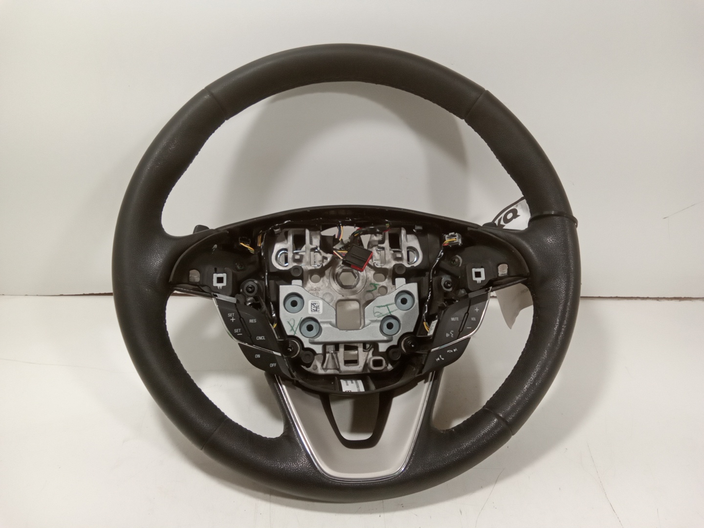 Pre-Owned 2018 Lincoln MKC Steering Wheel OEM (Good)
